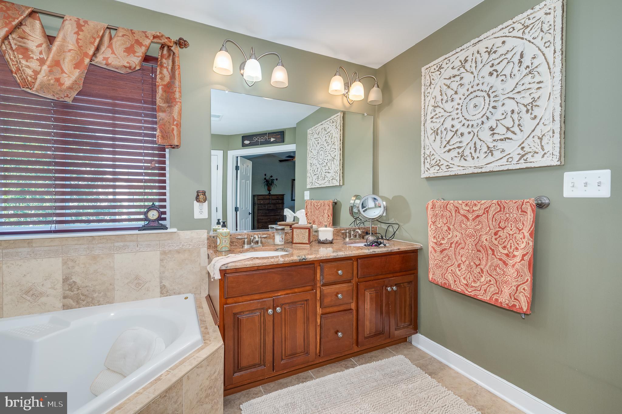 APPLE KNOLLS - Residential