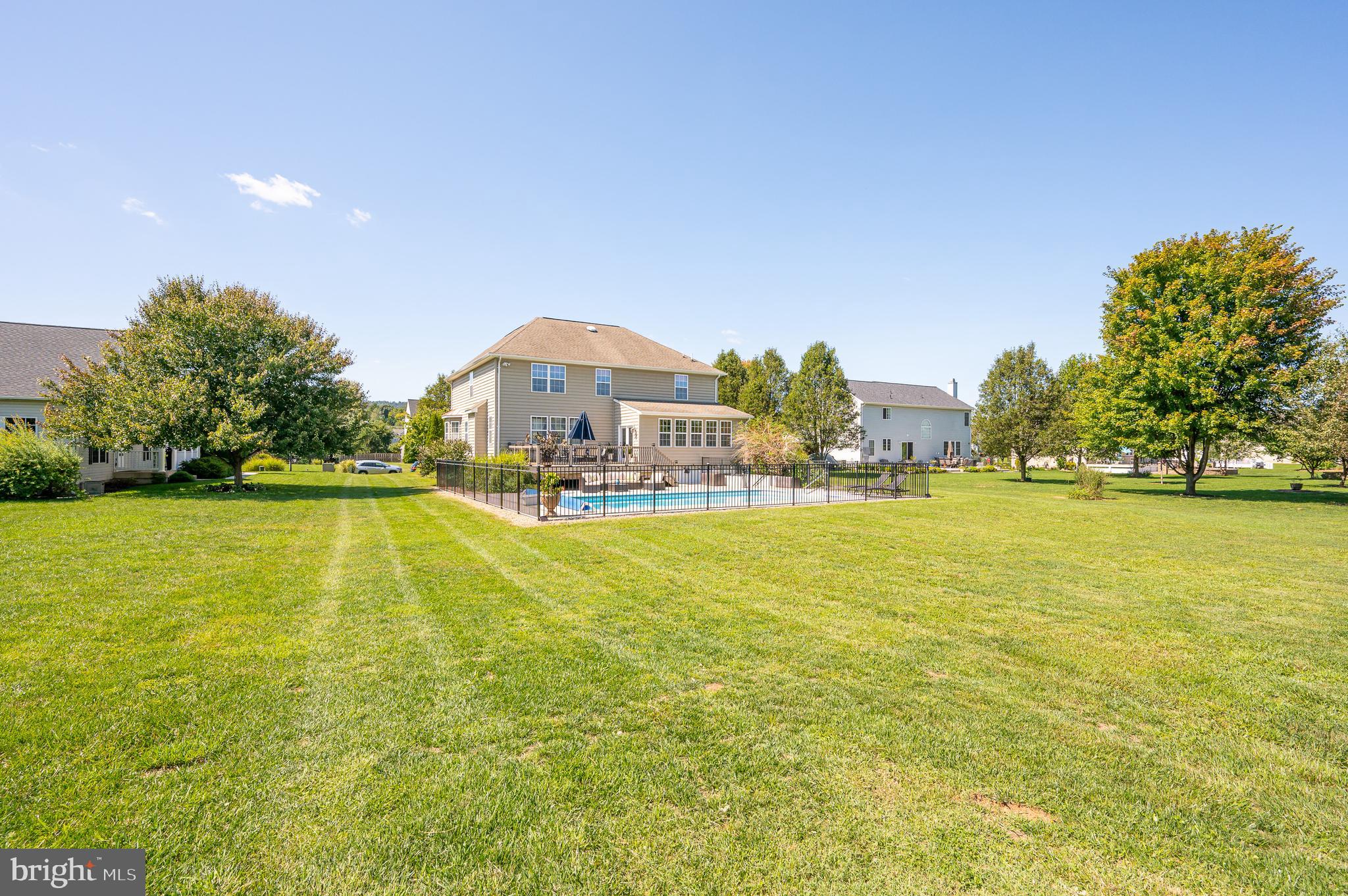 APPLE KNOLLS - Residential