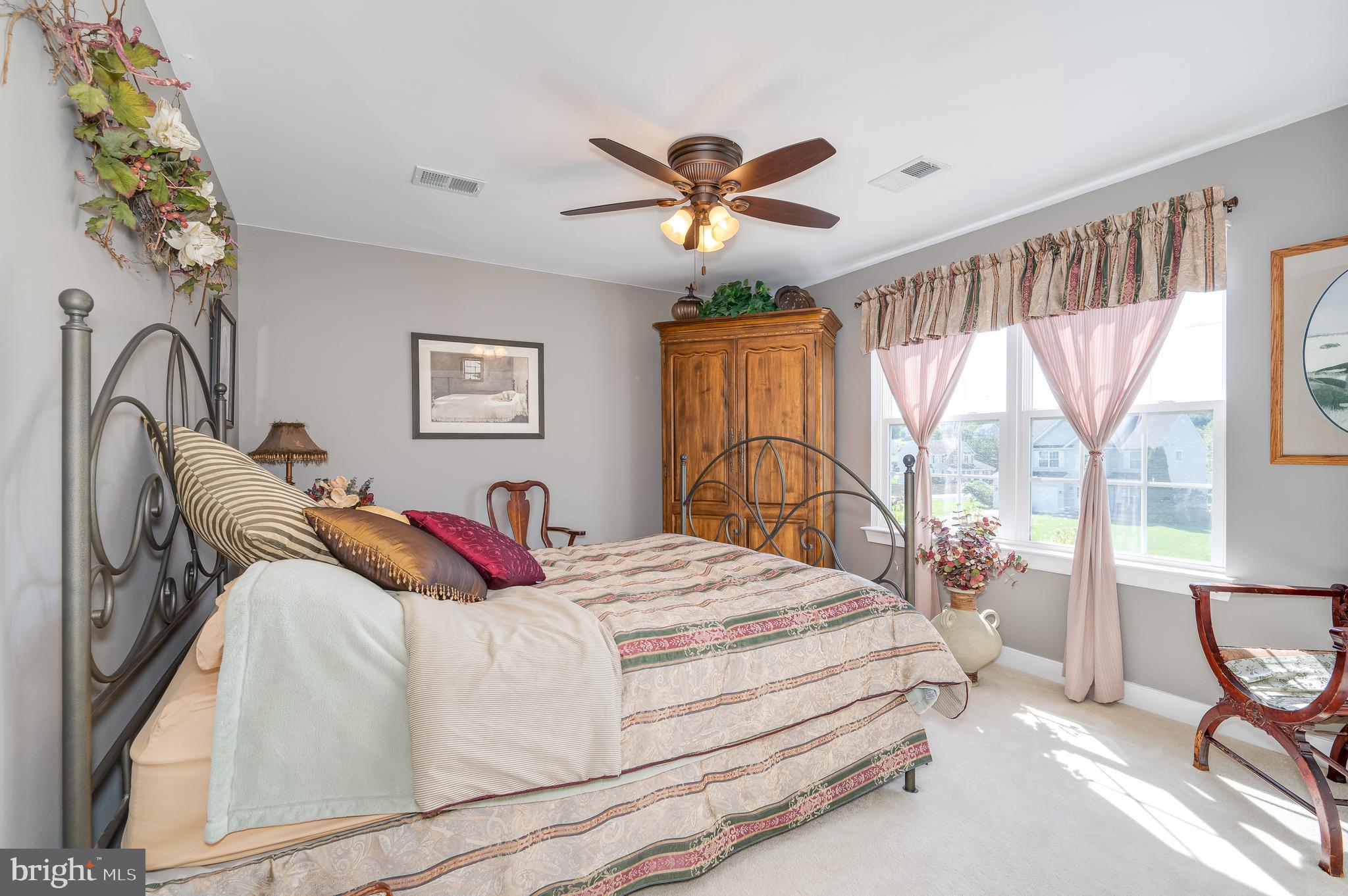 APPLE KNOLLS - Residential