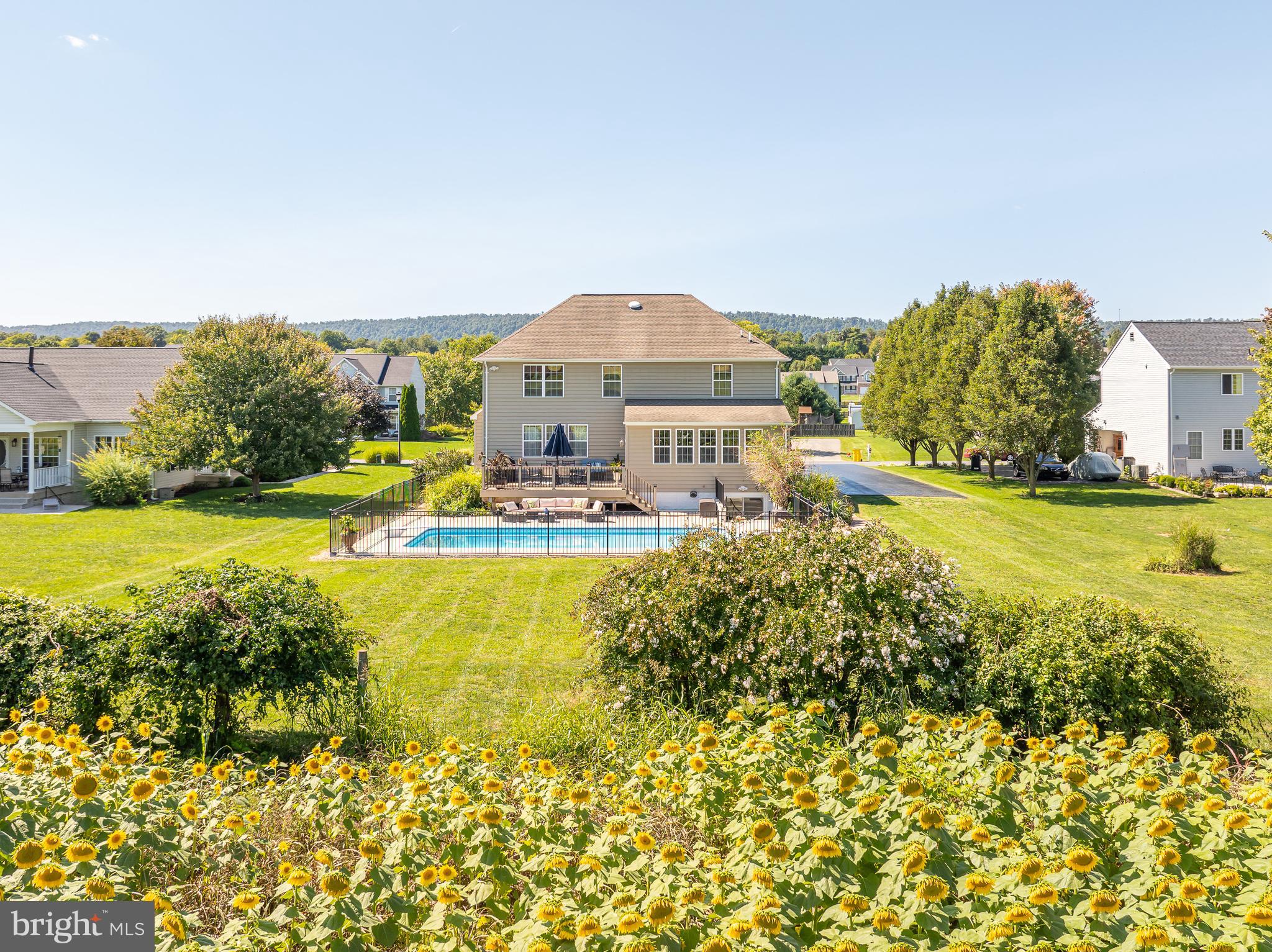 APPLE KNOLLS - Residential