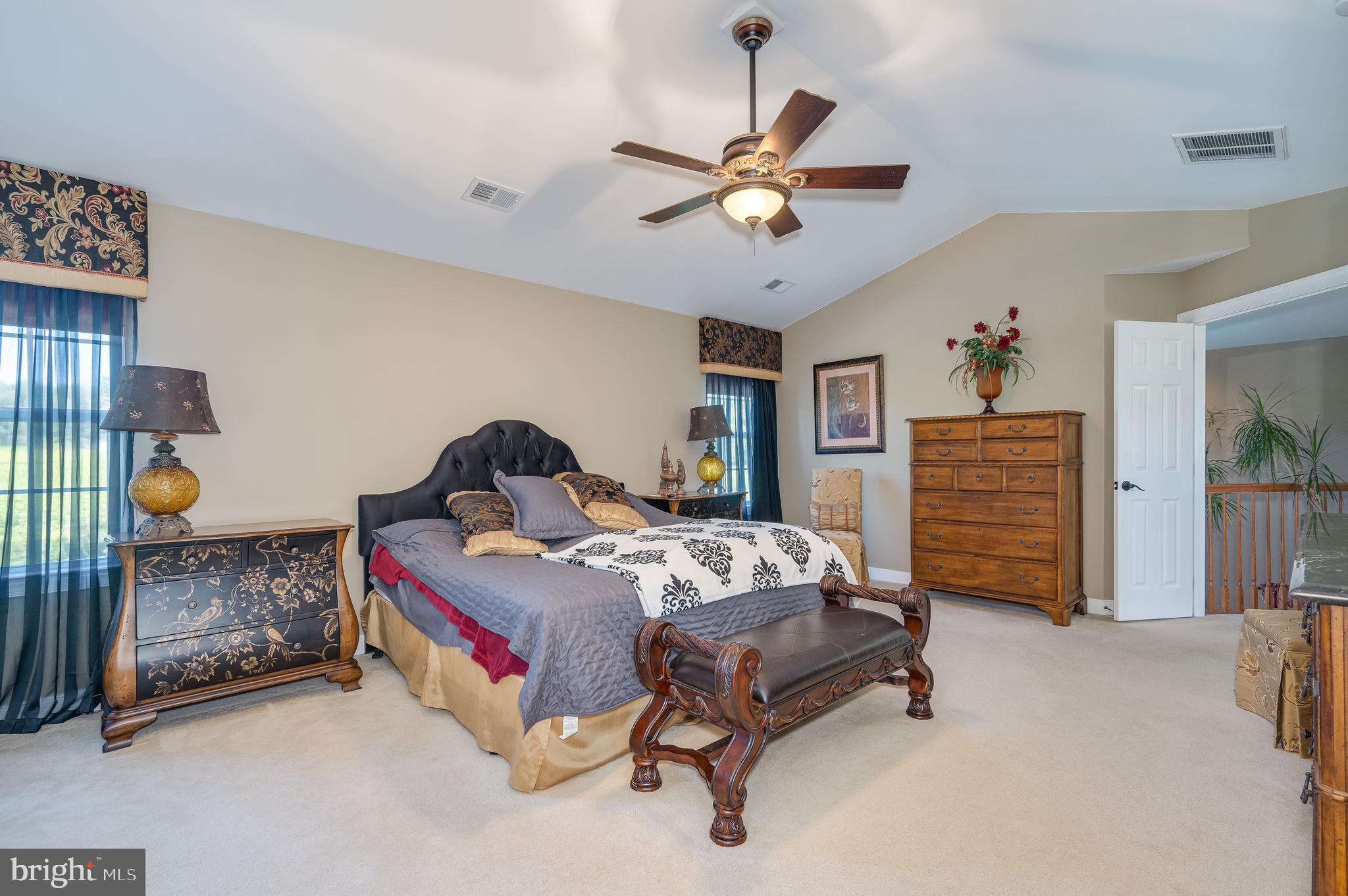 APPLE KNOLLS - Residential