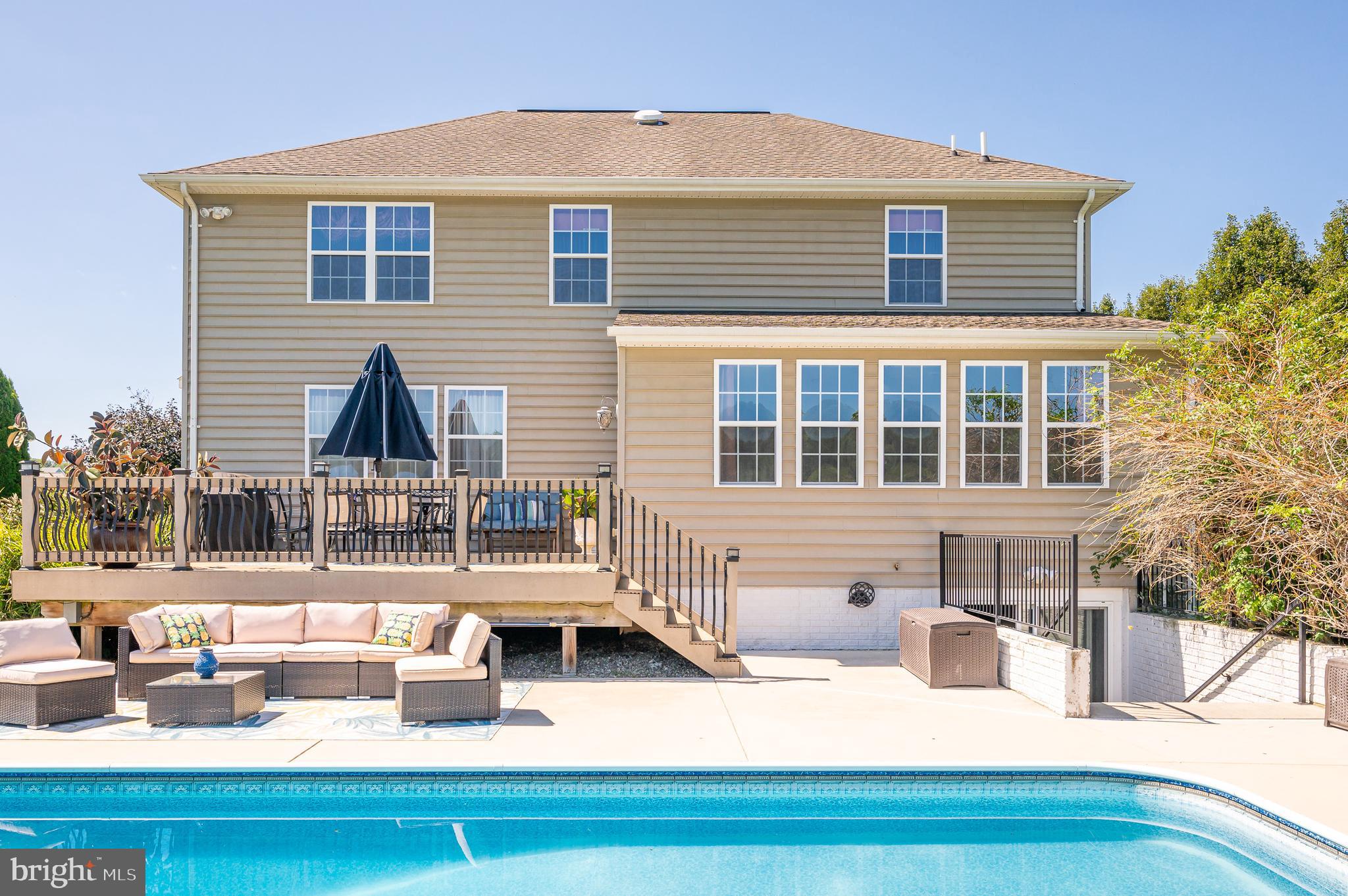 APPLE KNOLLS - Residential