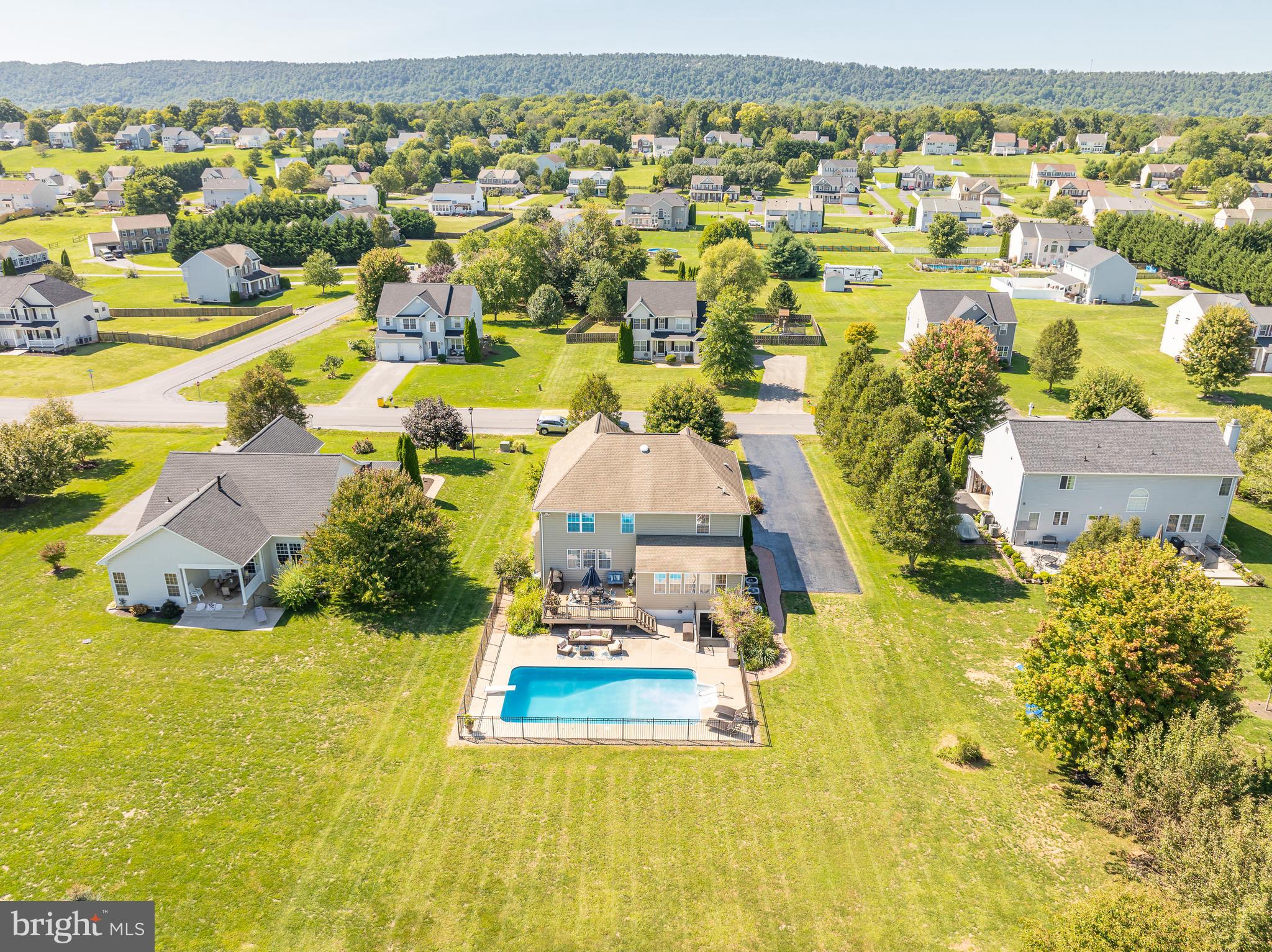 APPLE KNOLLS - Residential