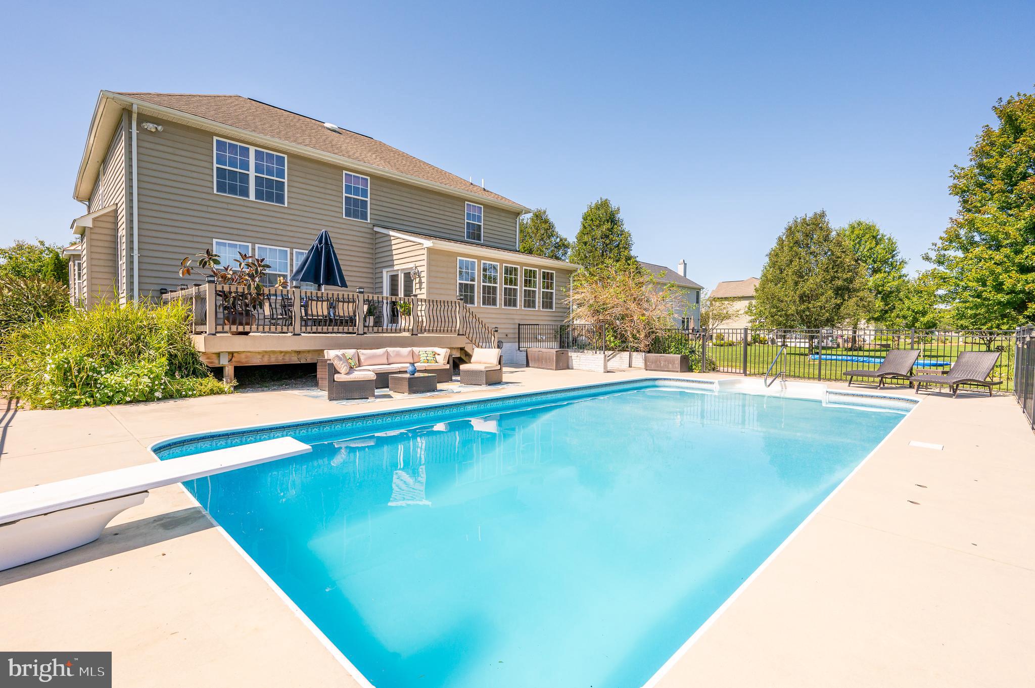 APPLE KNOLLS - Residential