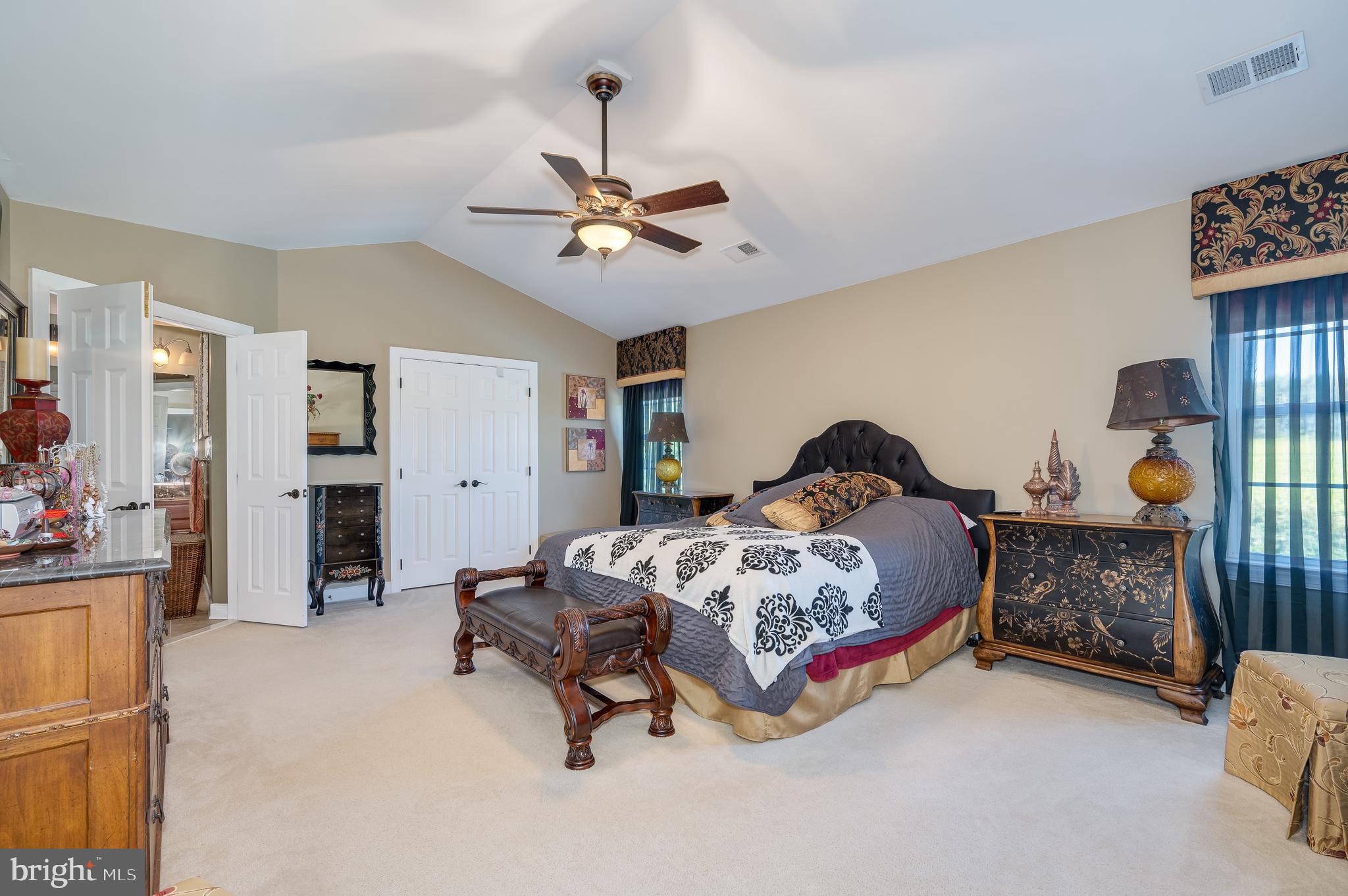 APPLE KNOLLS - Residential