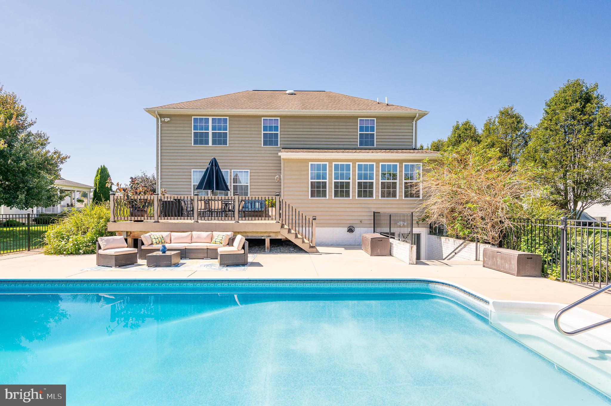 APPLE KNOLLS - Residential