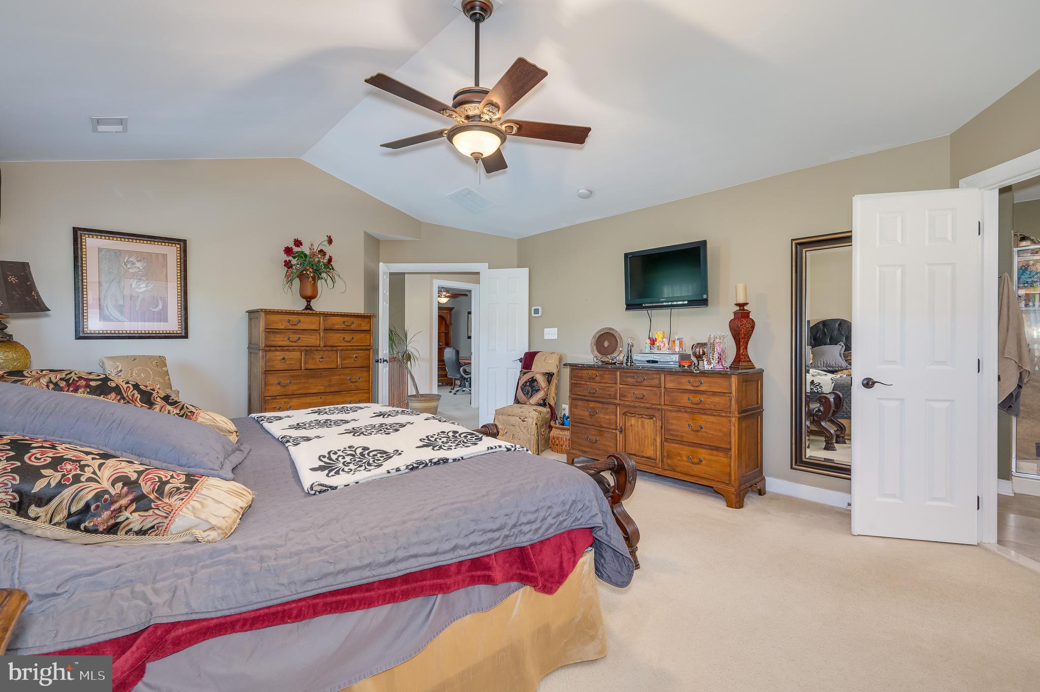 APPLE KNOLLS - Residential