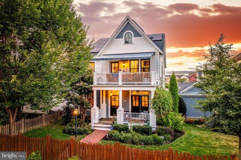 802 VINE STREET HERNDON VA 20170