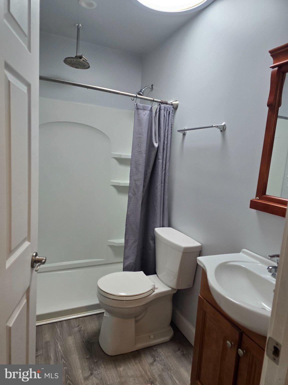 357 JACKSON AVENUE 2ND FLR