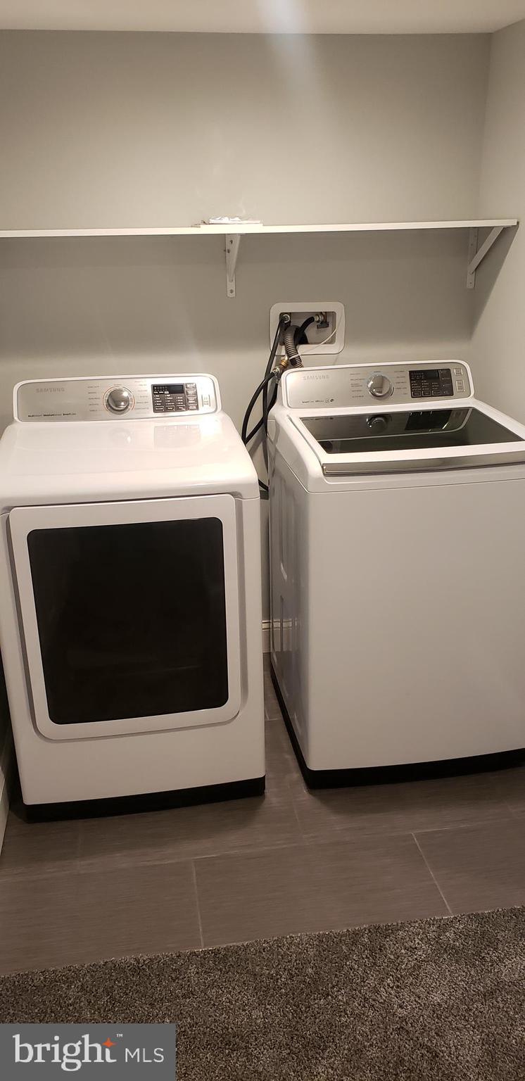 HARFORD HILLS - Residential Lease