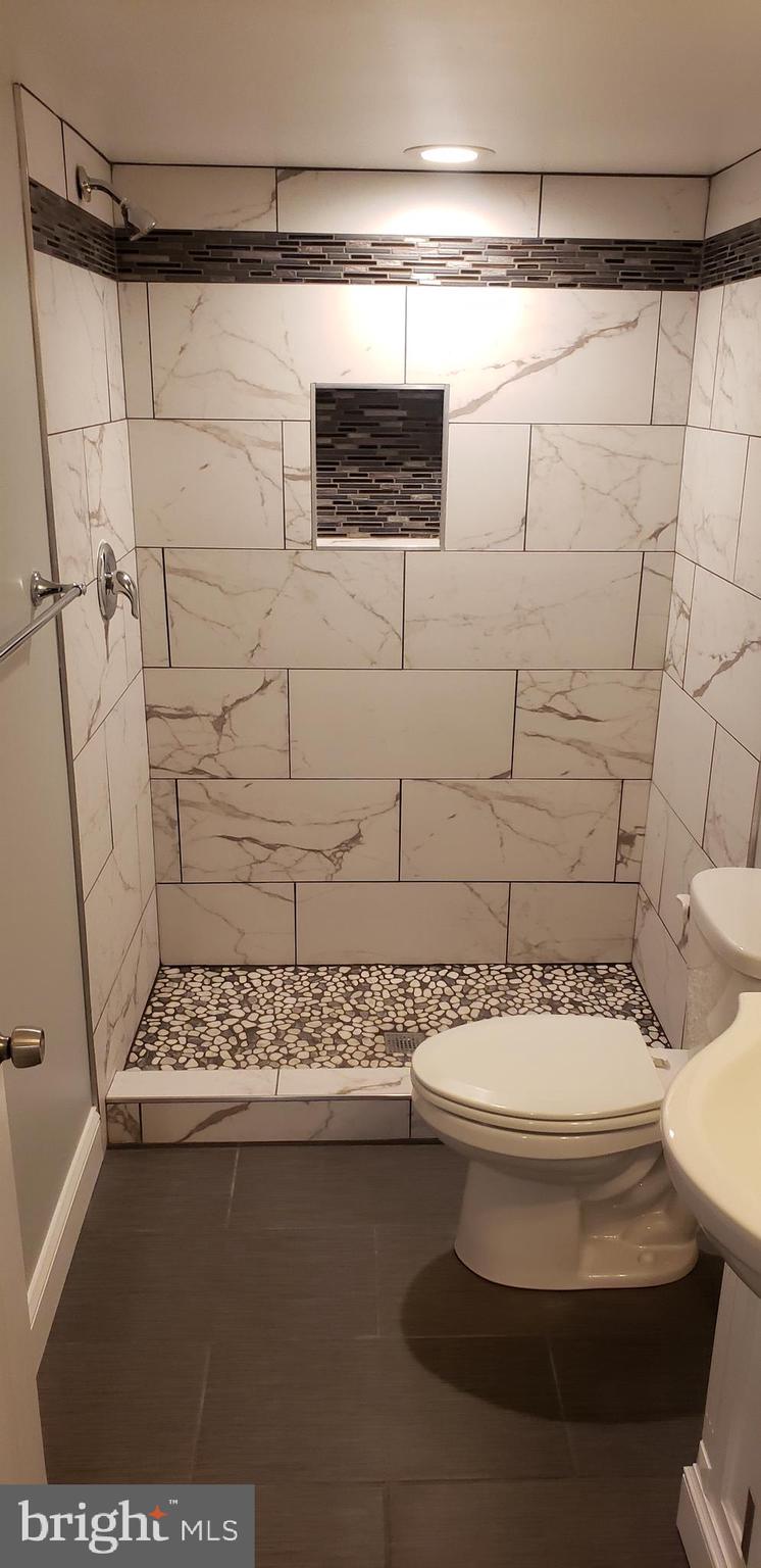 HARFORD HILLS - Residential Lease