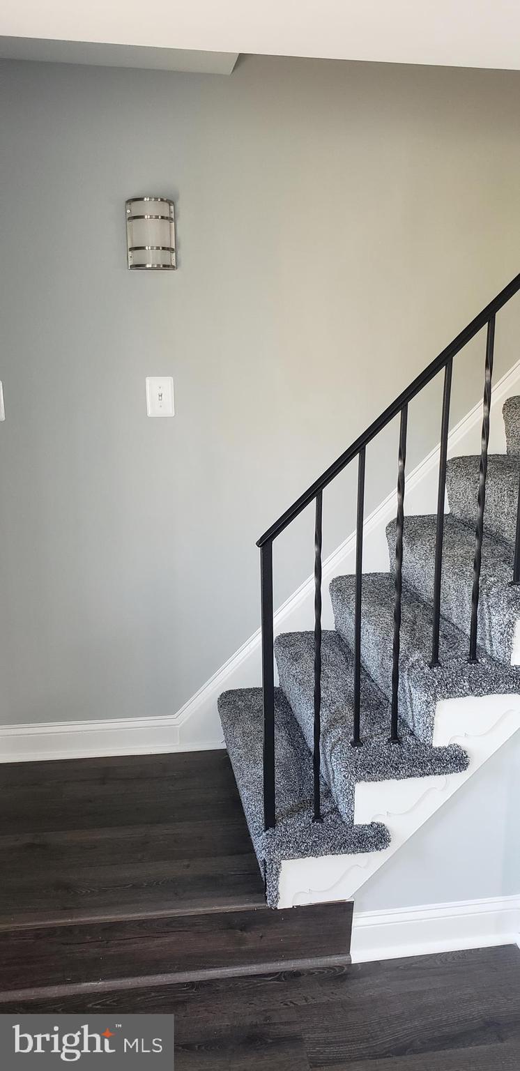 HARFORD HILLS - Residential Lease