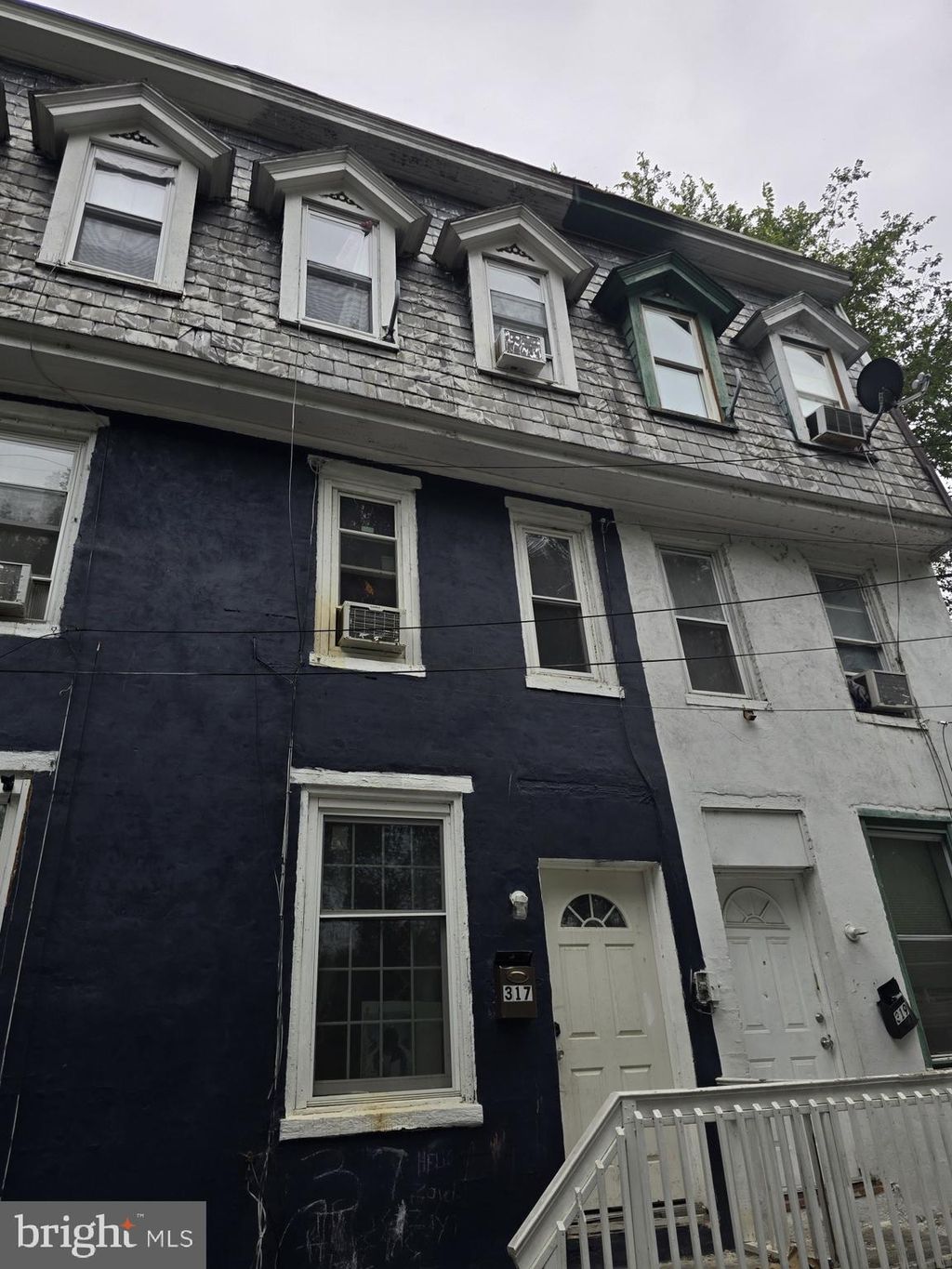 Photo of 317 Evergreen Street, HARRISBURG, PA 17104 (MLS # PADA2057226)