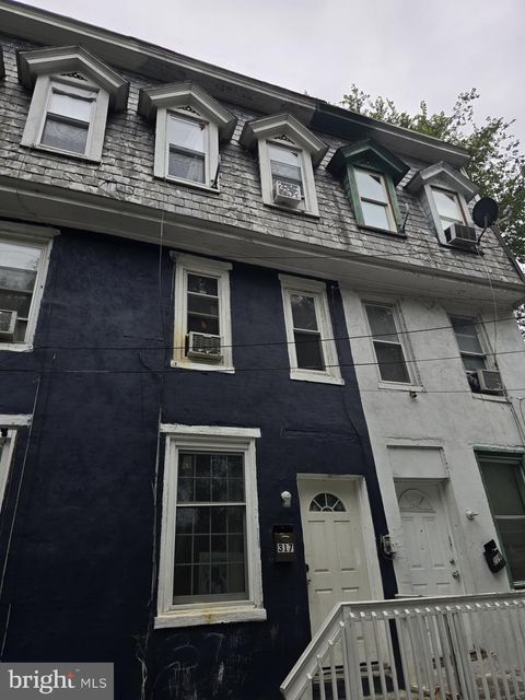 Townhouse For Sale - 317 Evergreen Street<br/> HARRISBURG, PA 17104