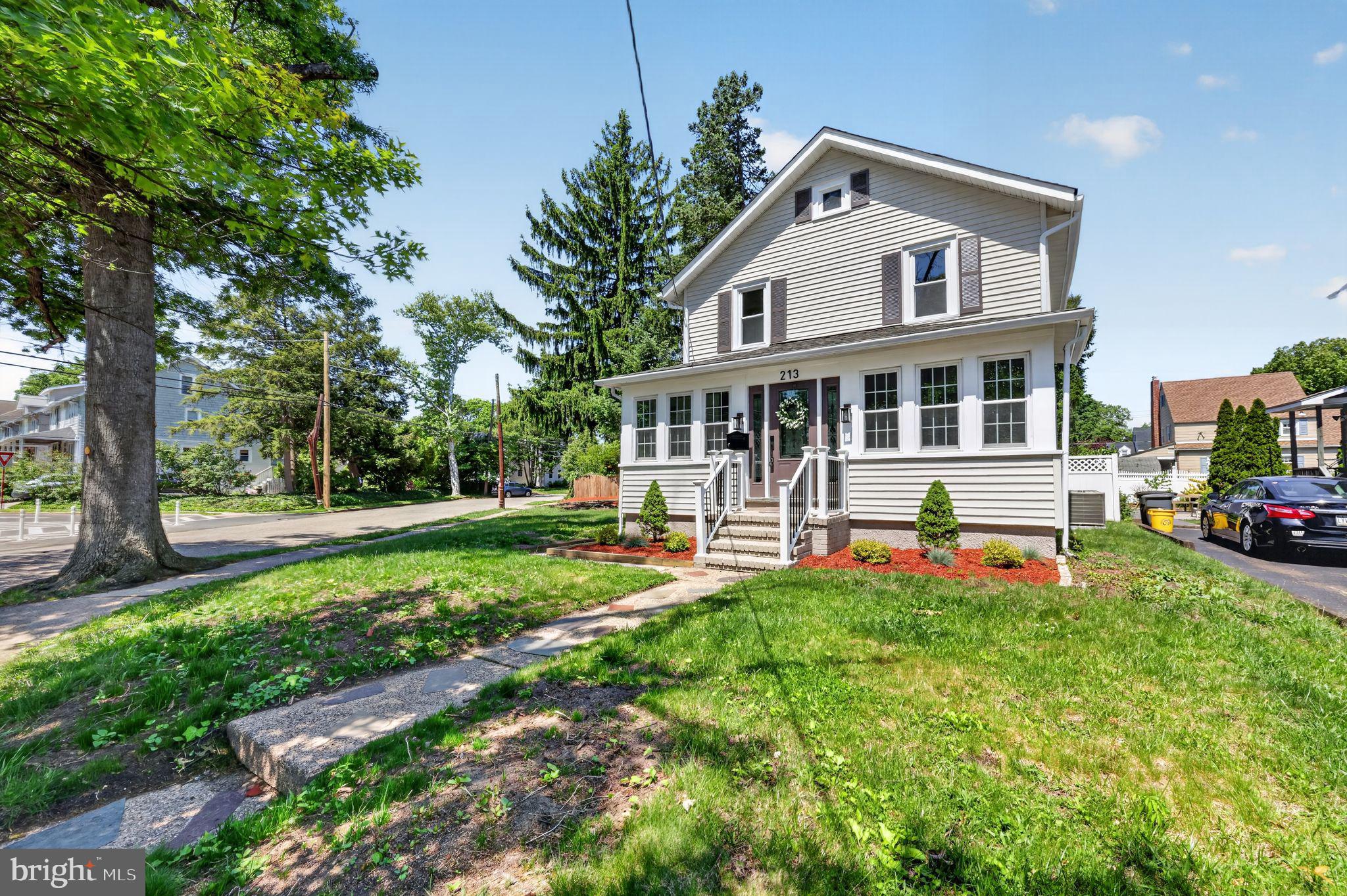 213 LAWNSIDE AVENUE
