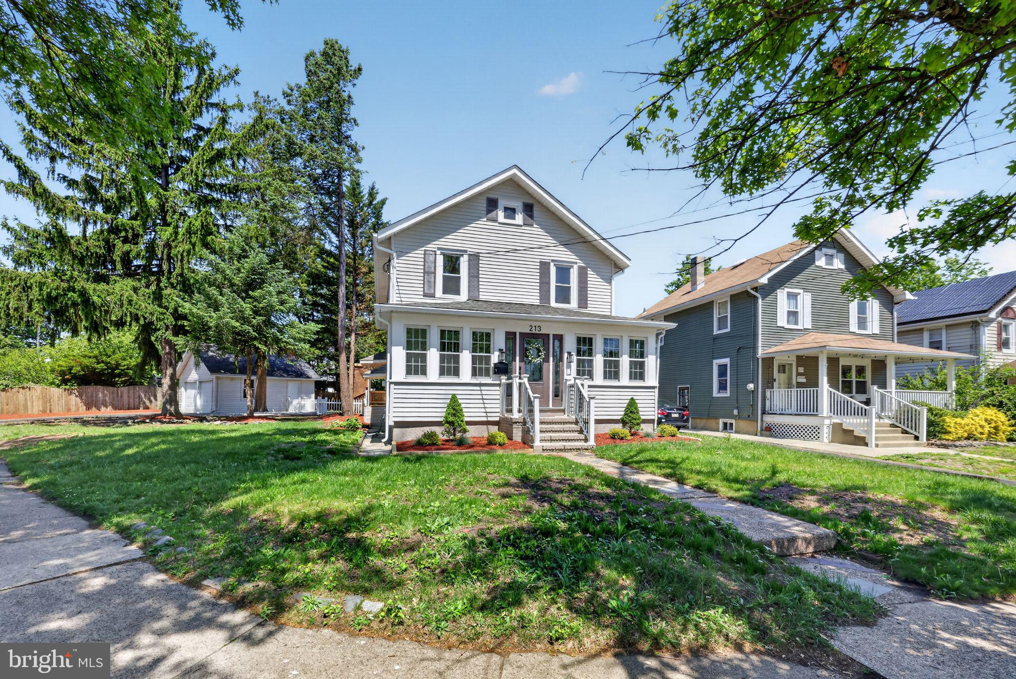 213 LAWNSIDE AVENUE