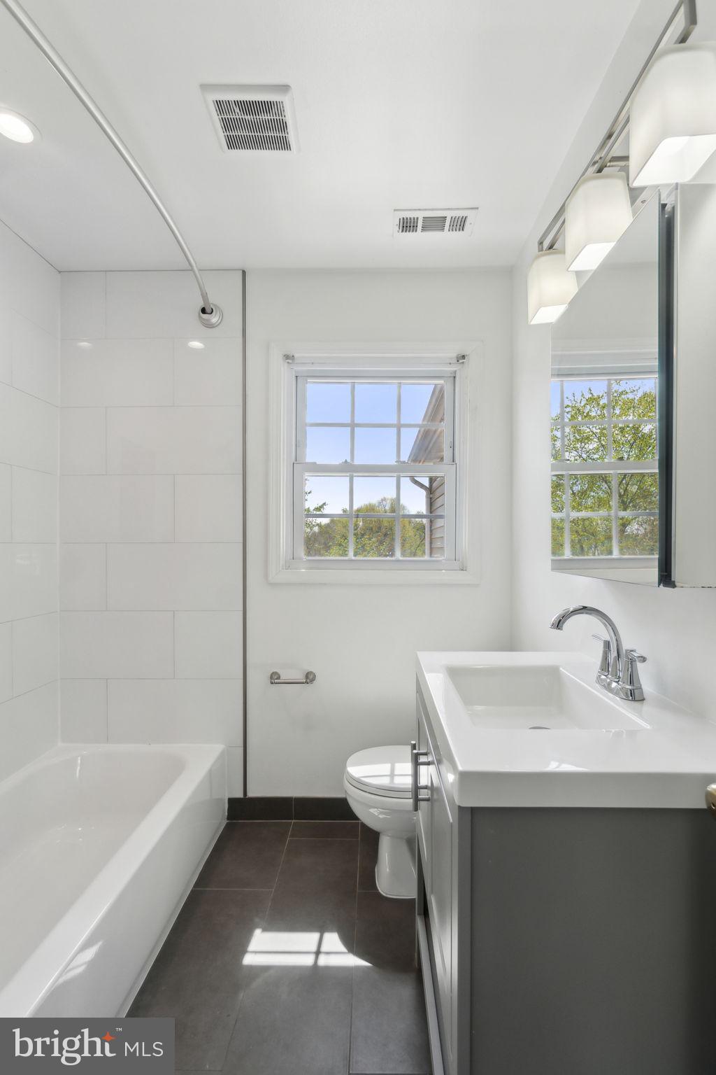 ALCOVA HEIGHTS - Residential Lease