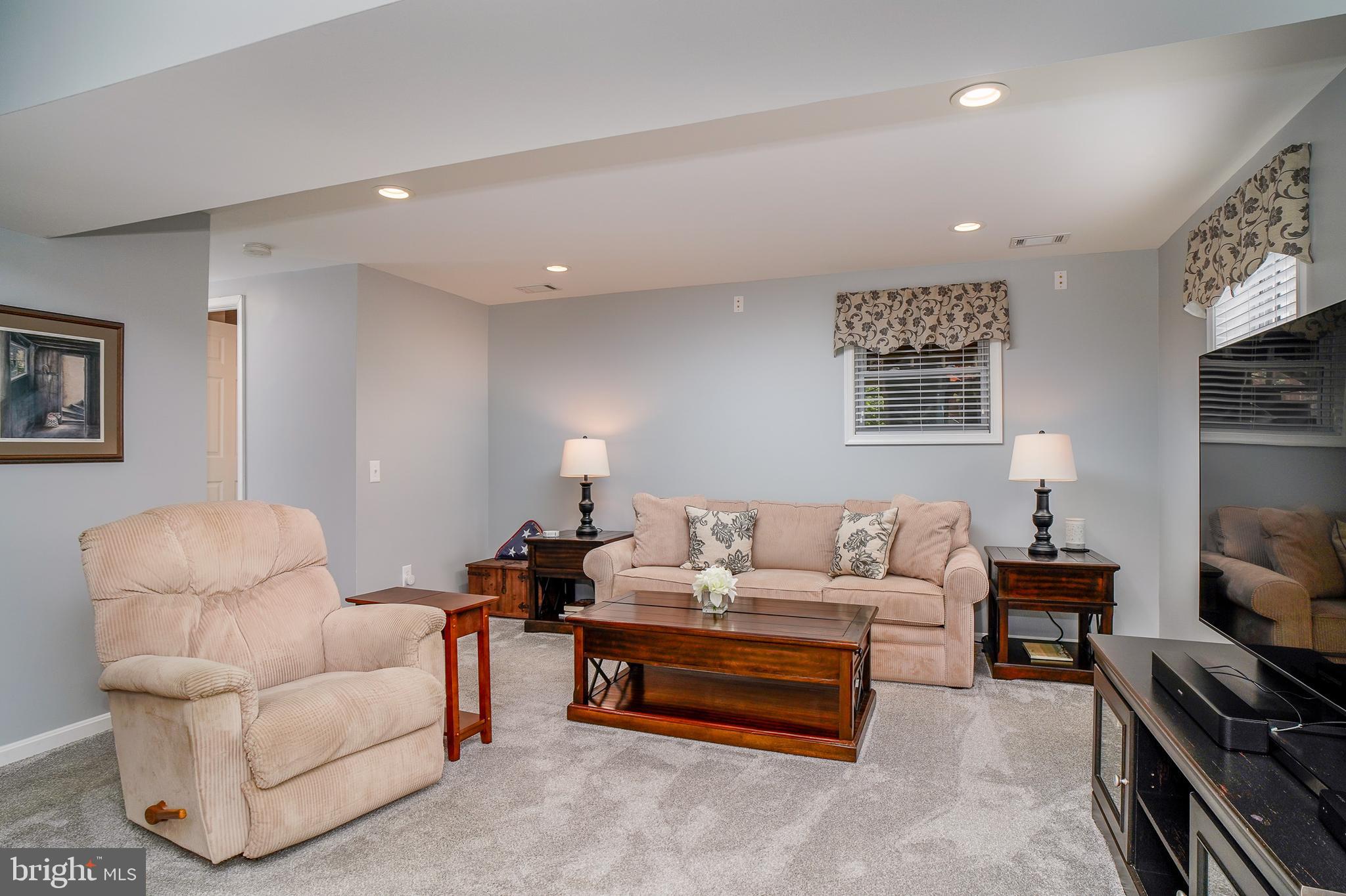 RIVERWOOD - Residential