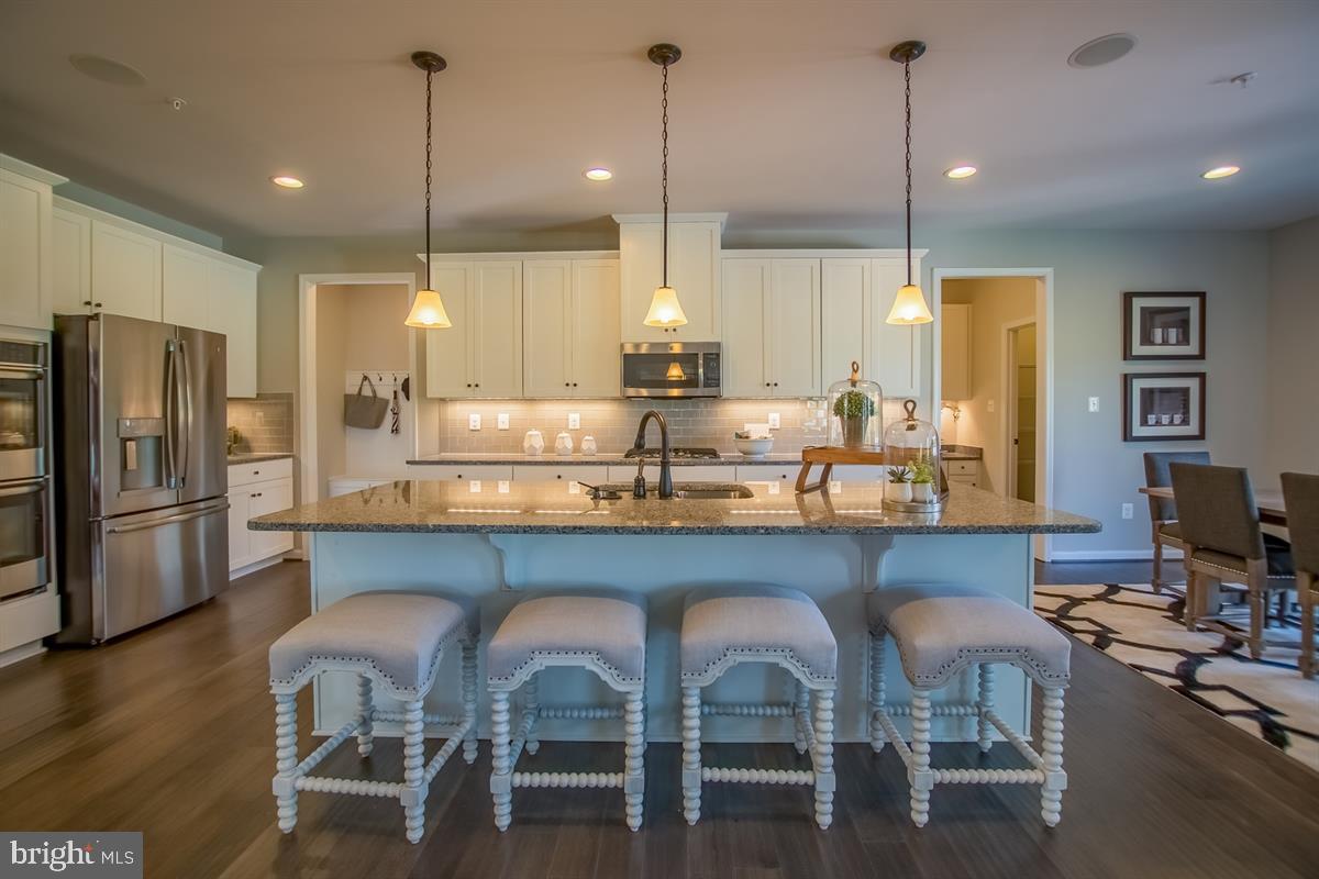 STRAY WINDS FARM - Residential