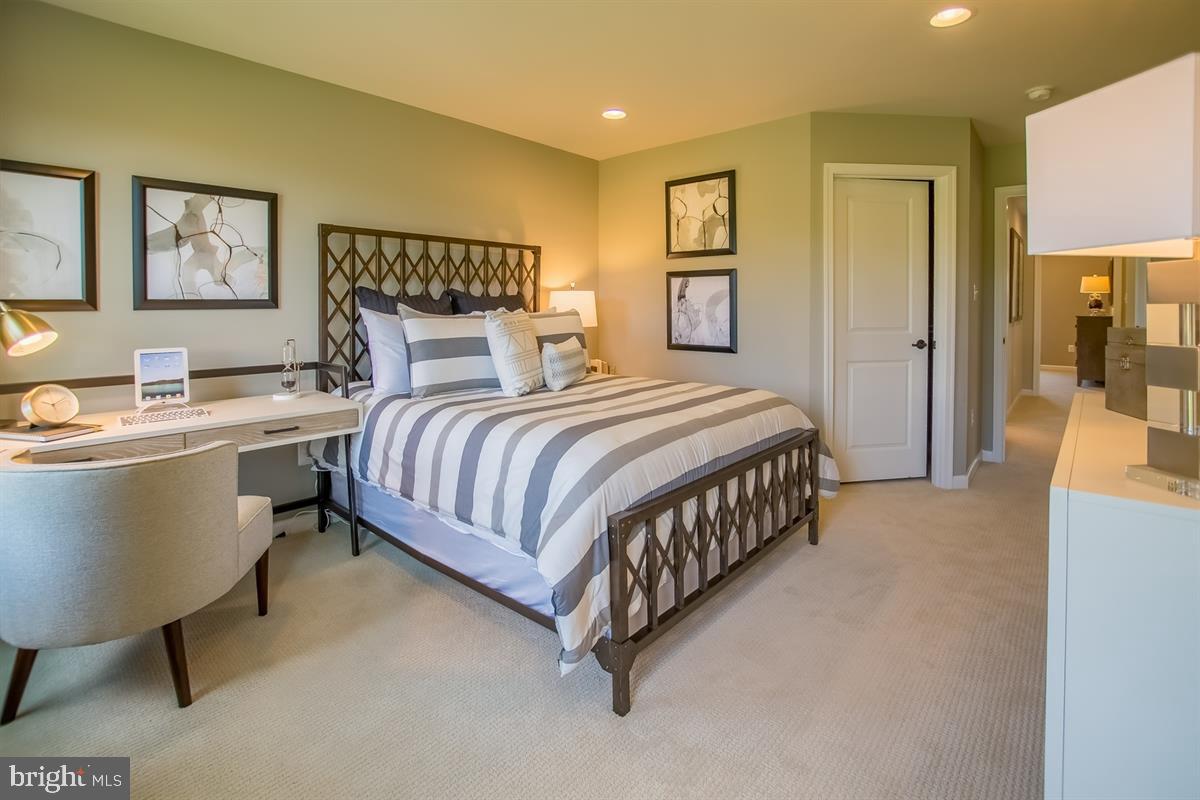 STRAY WINDS FARM - Residential