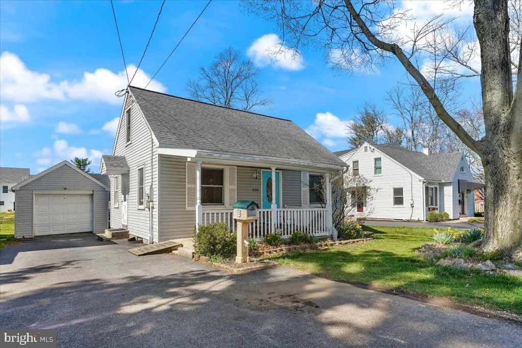 Photo of 438 Woodcrest Avenue, Lititz, PA 17543 (MLS # PALA2049144)