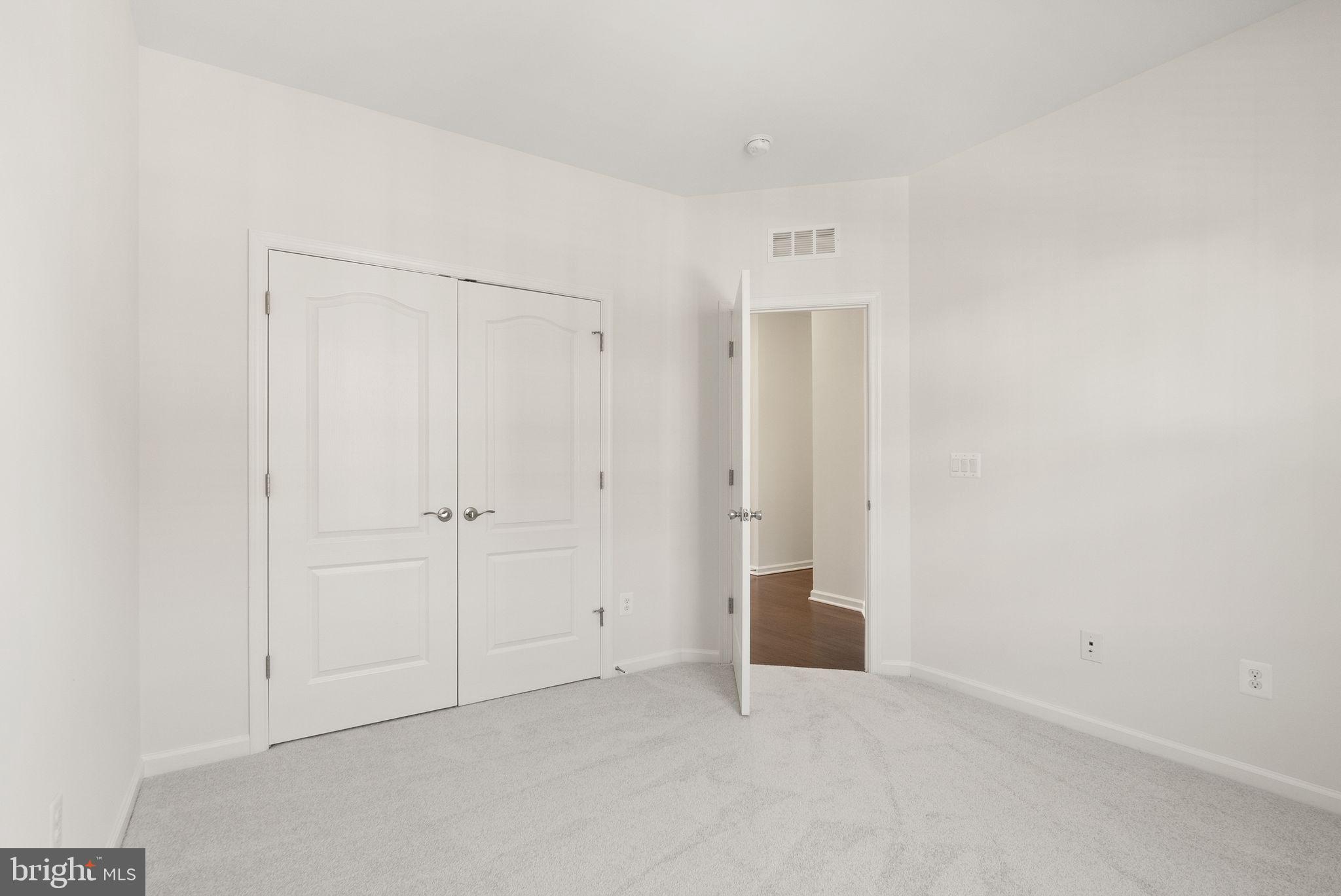 DISCOVERY SQUARE - Residential