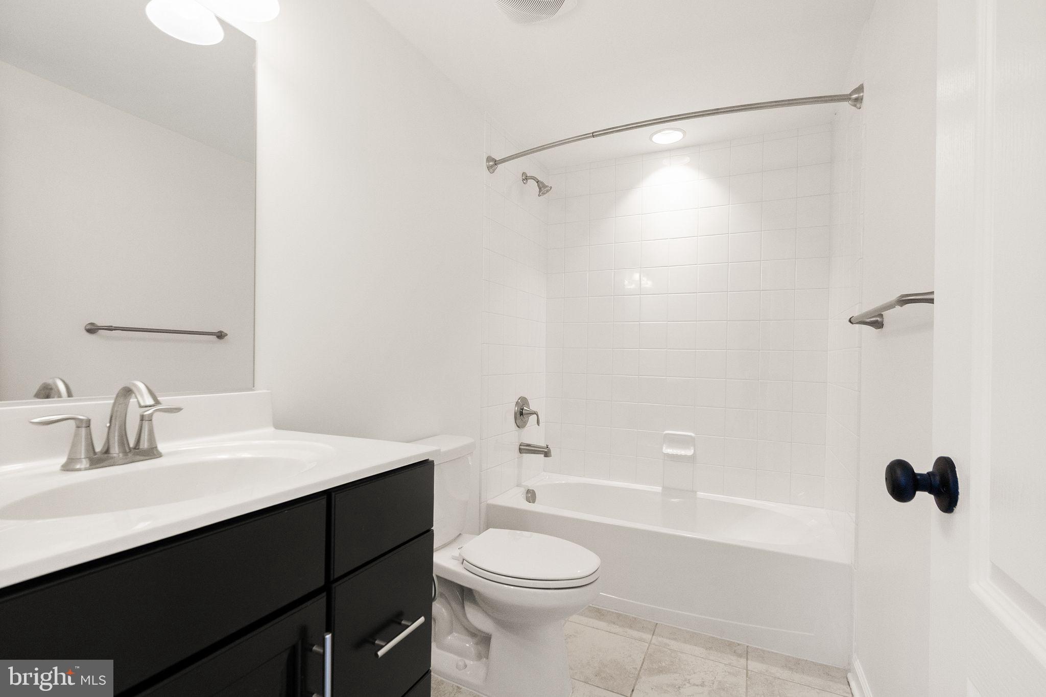 DISCOVERY SQUARE - Residential