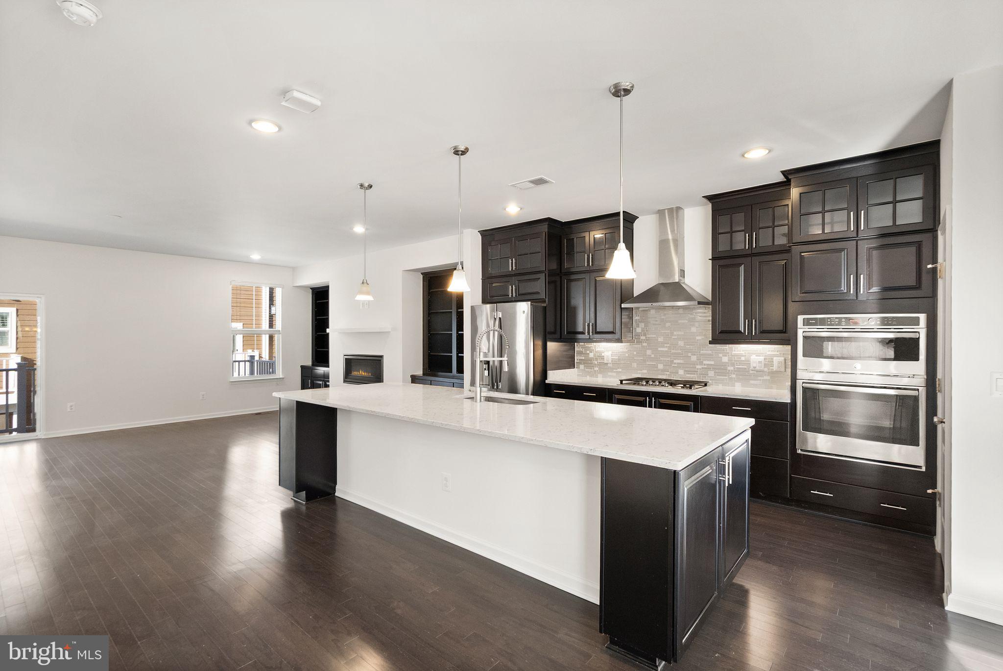 DISCOVERY SQUARE - Residential