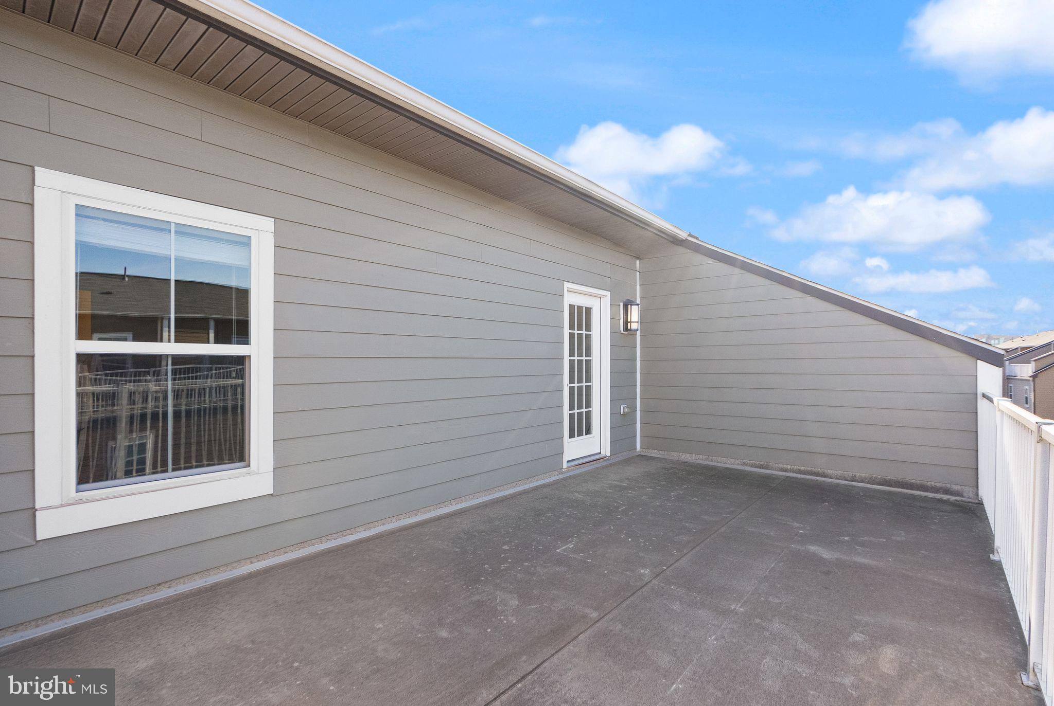 DISCOVERY SQUARE - Residential