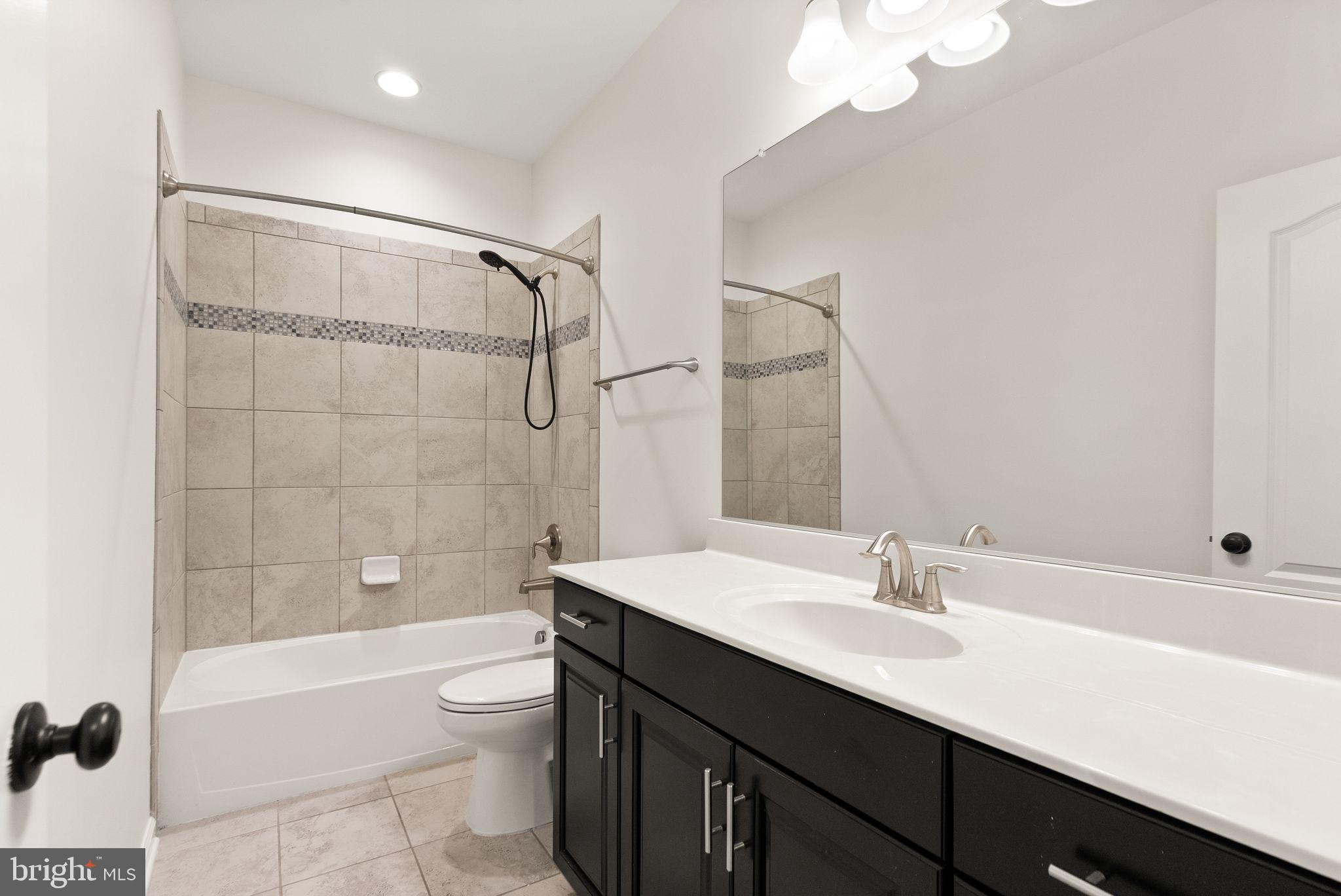 DISCOVERY SQUARE - Residential