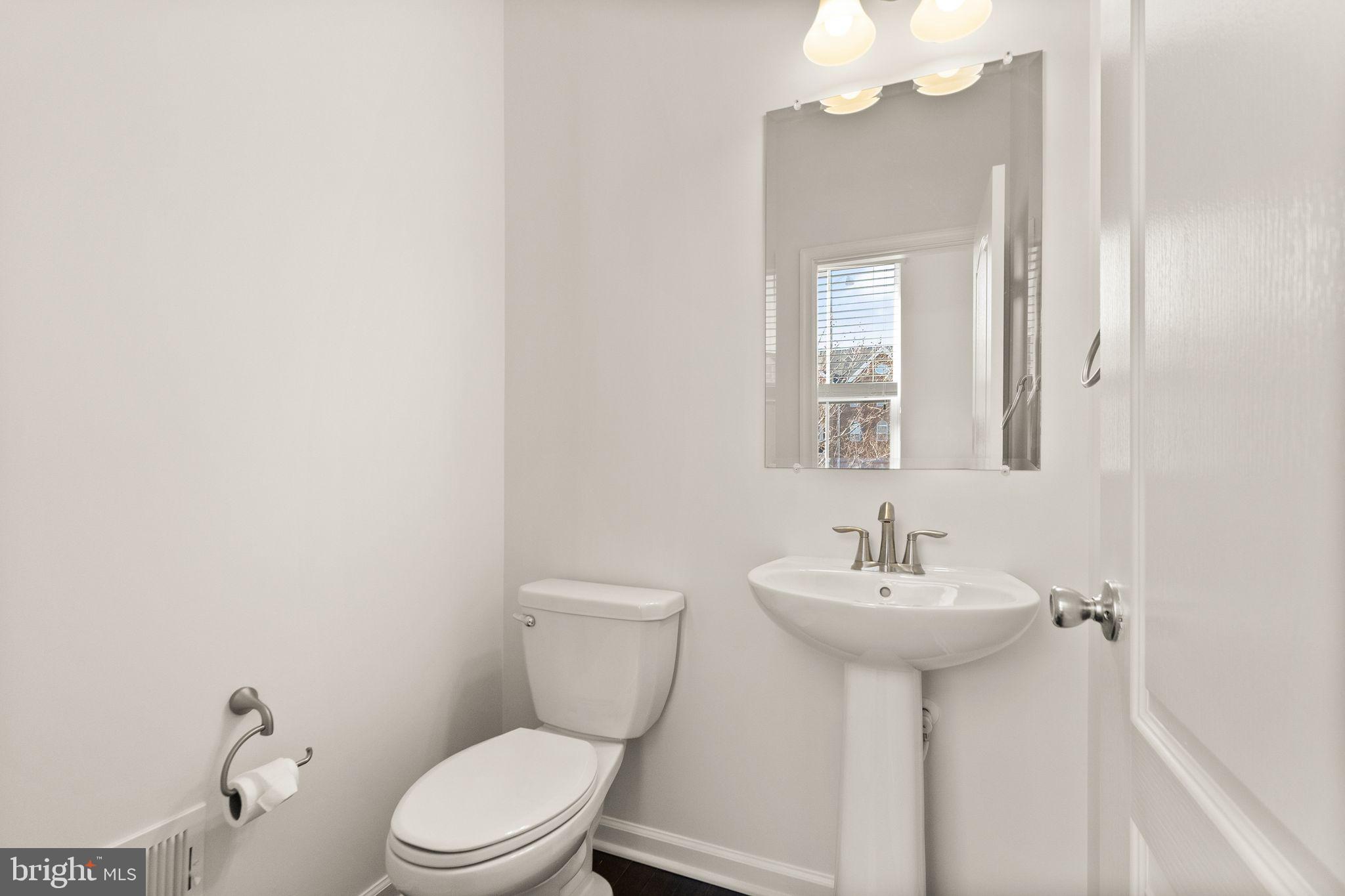 DISCOVERY SQUARE - Residential