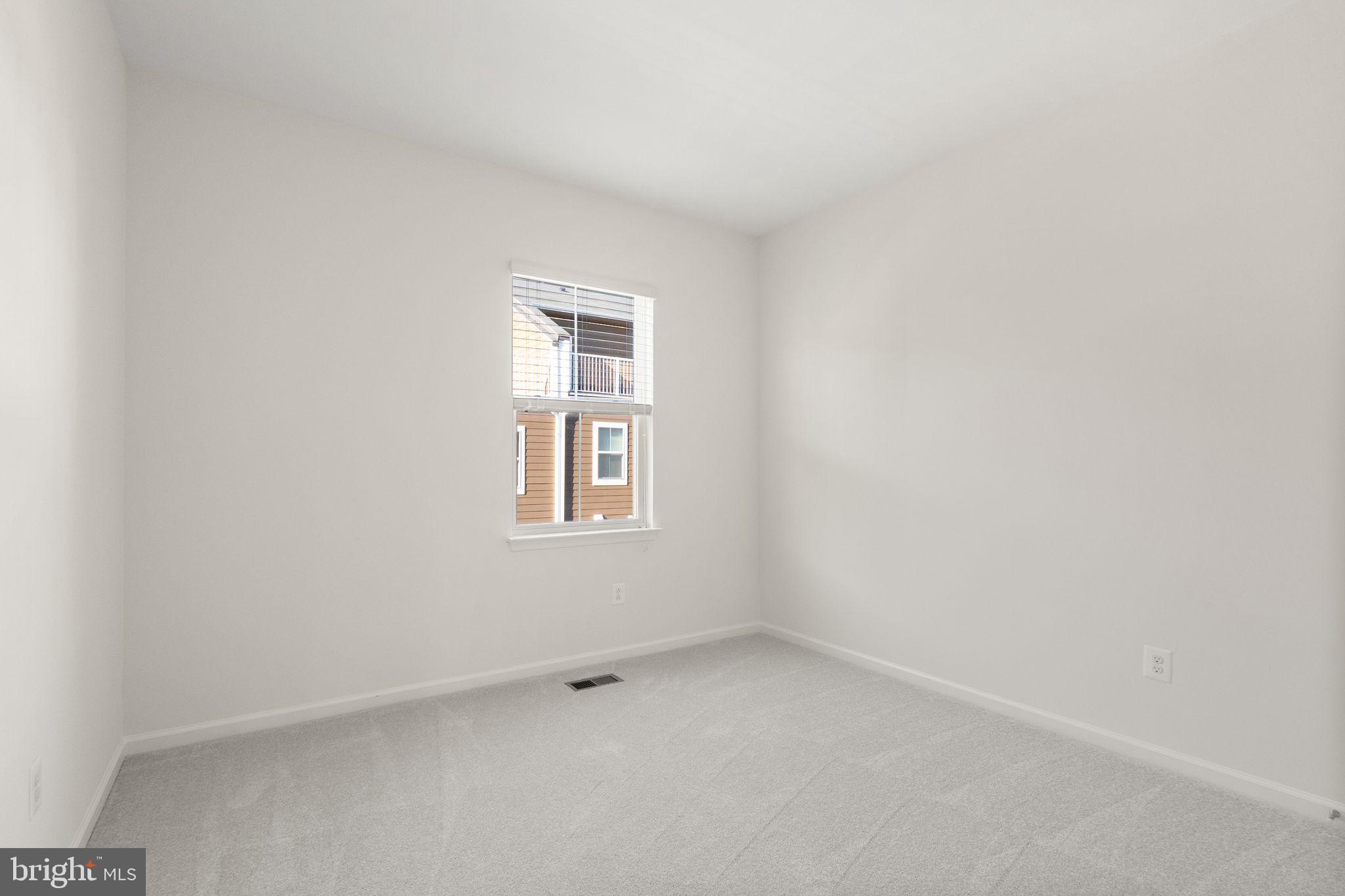 DISCOVERY SQUARE - Residential