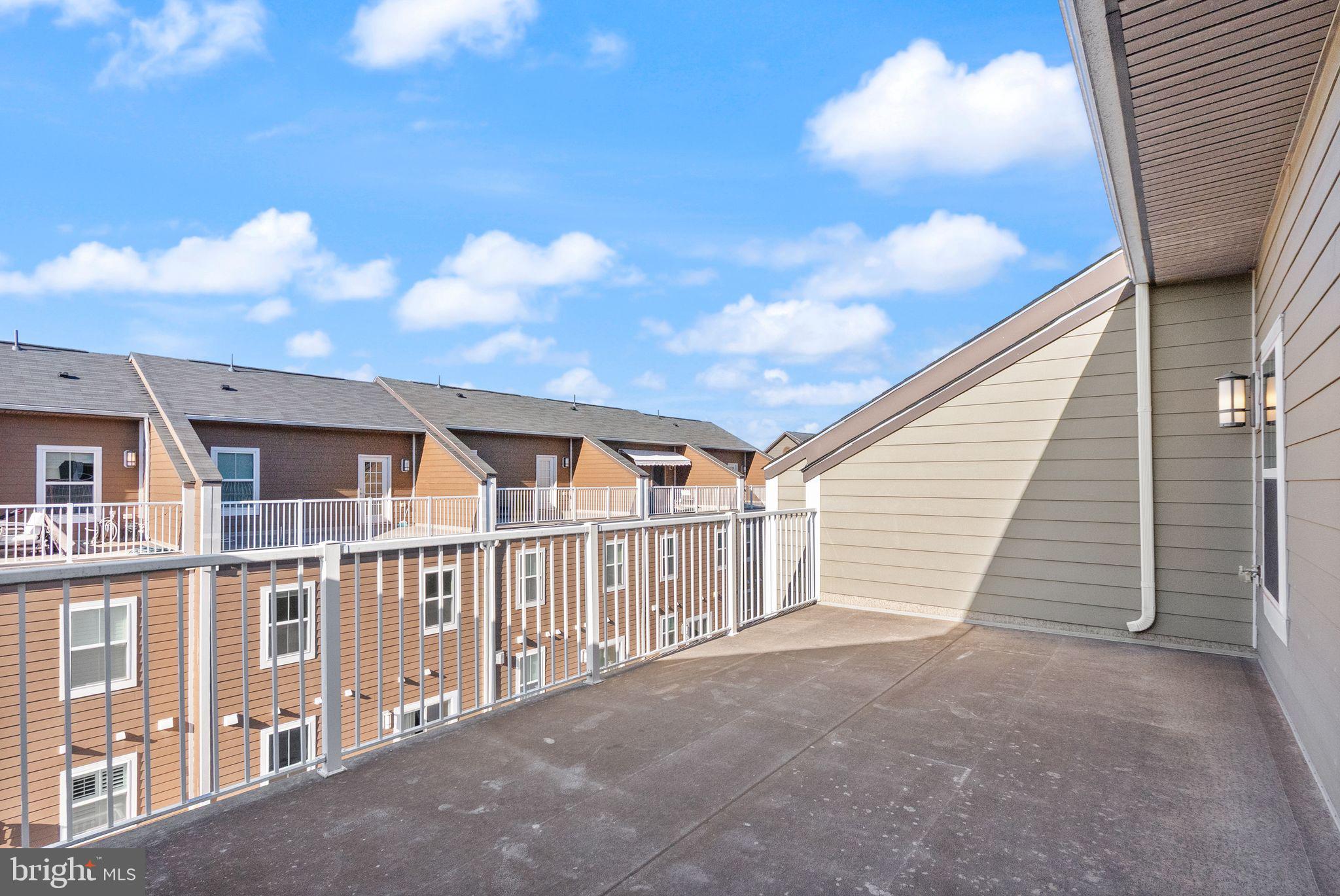 DISCOVERY SQUARE - Residential