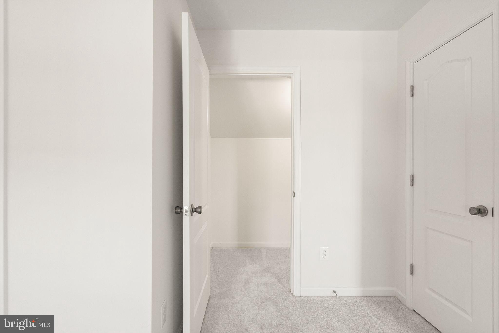 DISCOVERY SQUARE - Residential