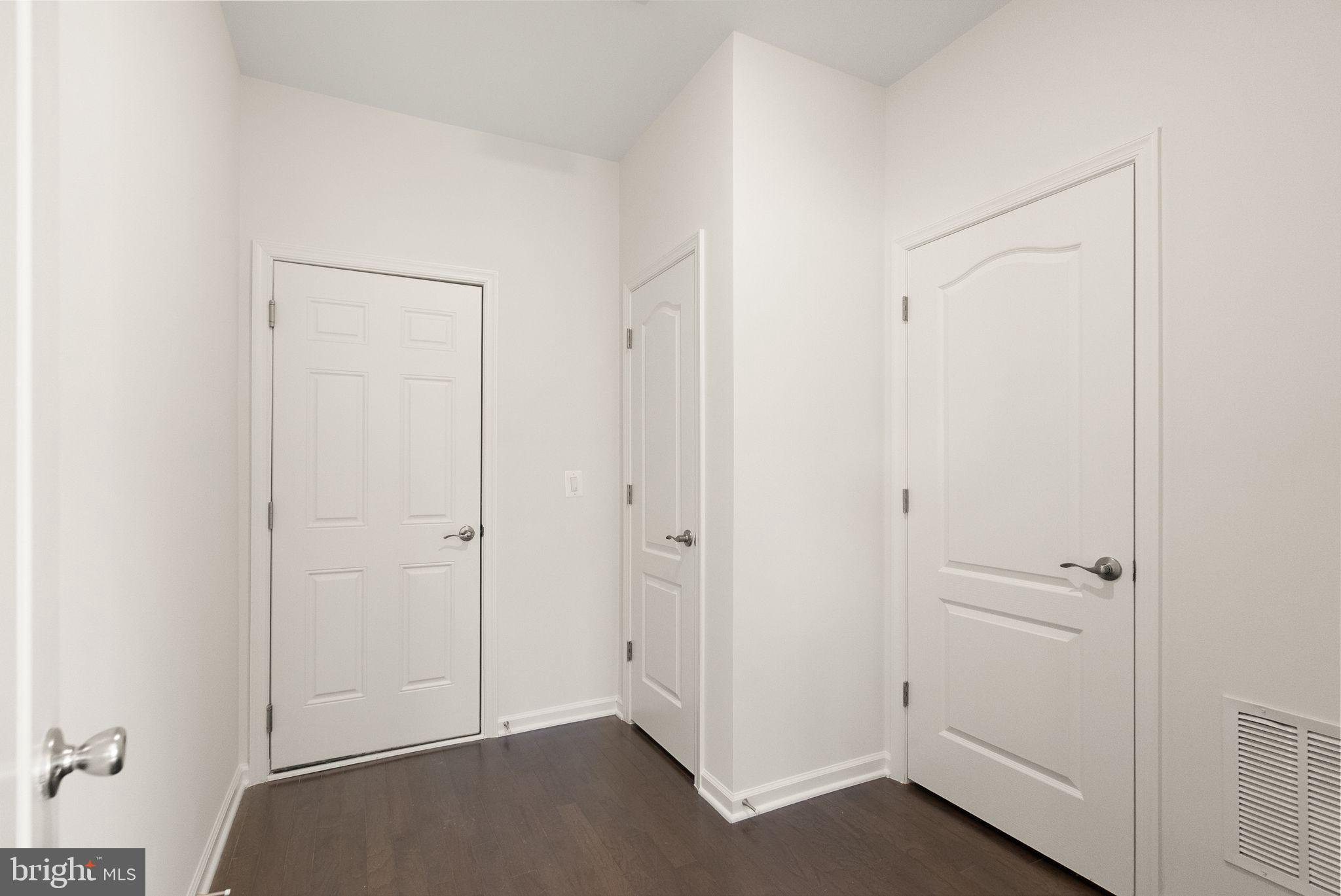 DISCOVERY SQUARE - Residential