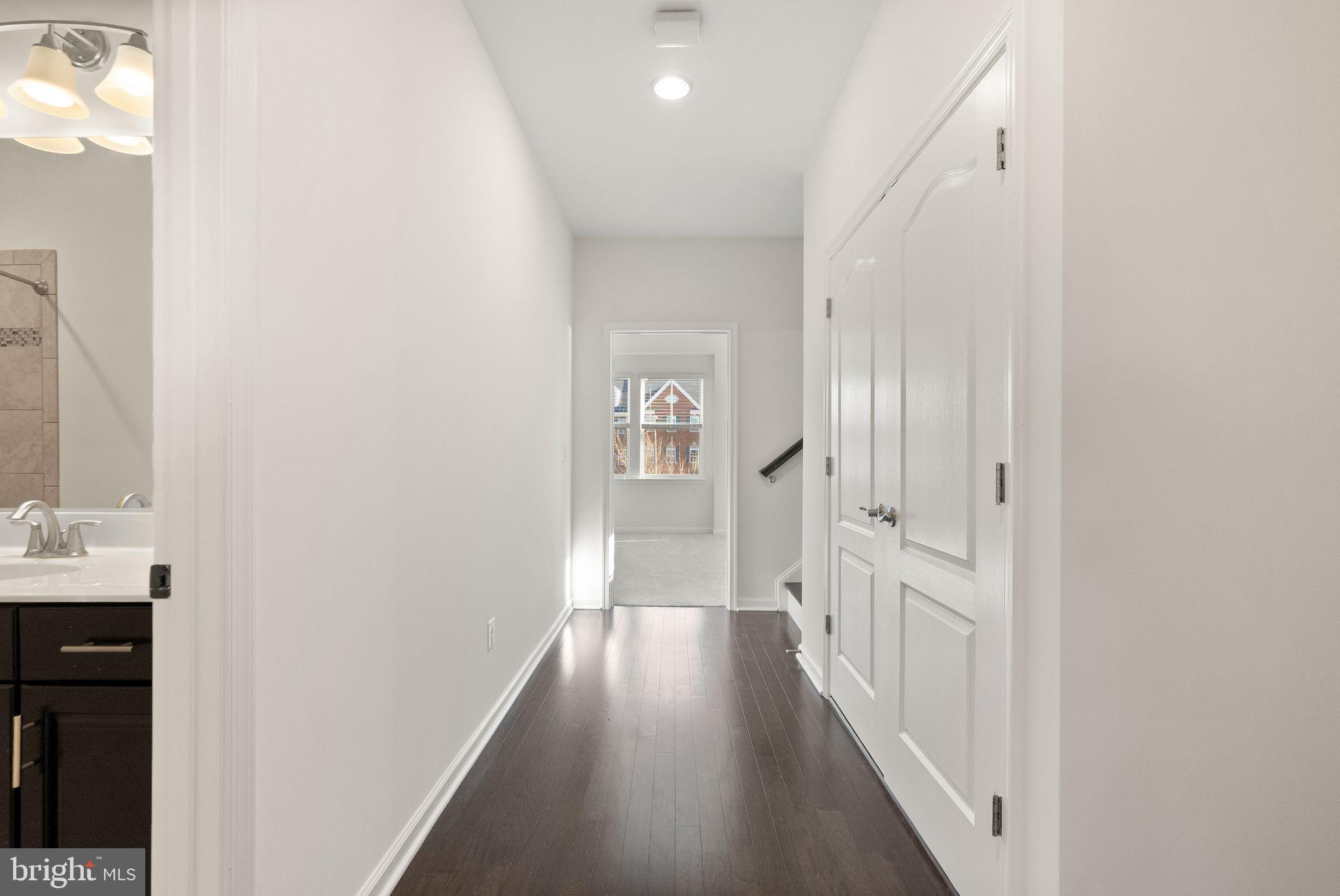 DISCOVERY SQUARE - Residential