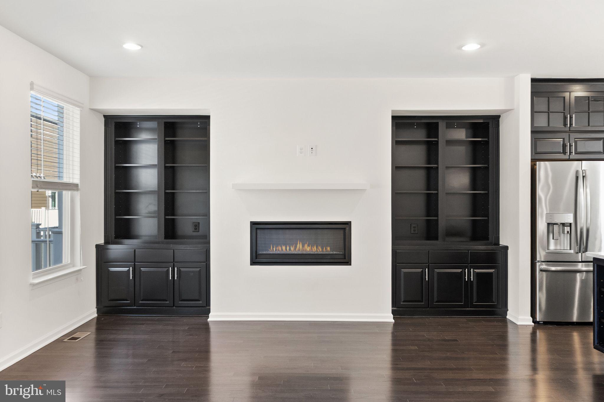 DISCOVERY SQUARE - Residential