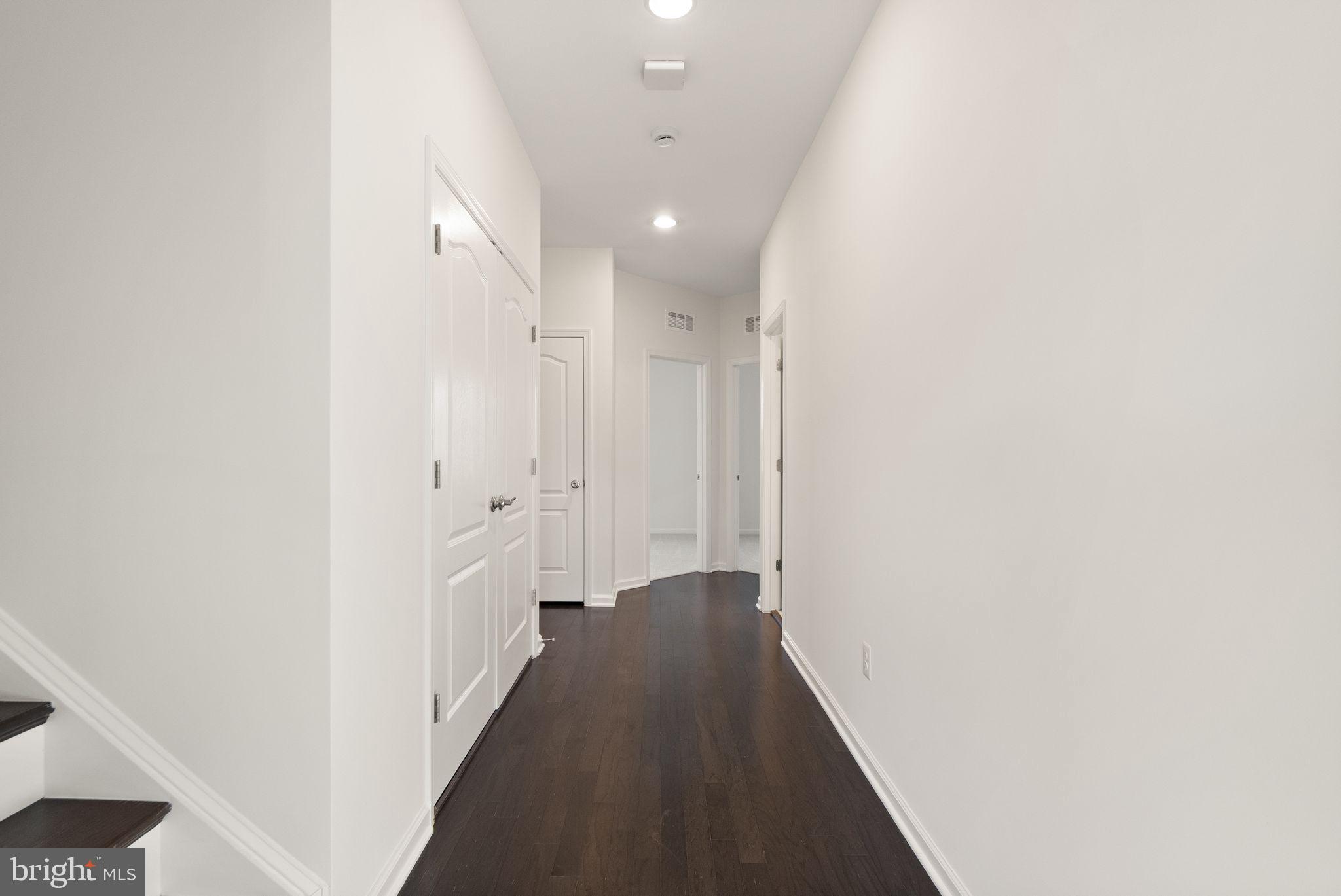 DISCOVERY SQUARE - Residential