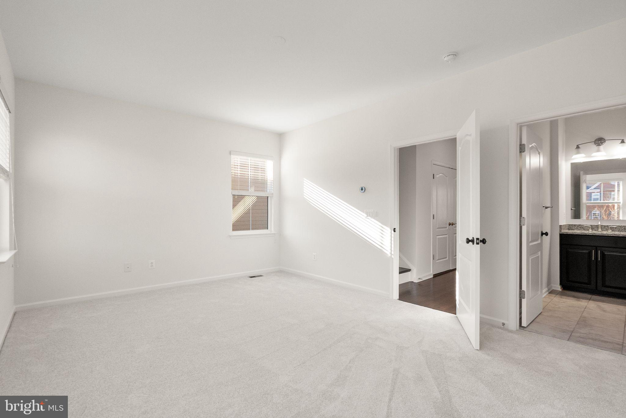 DISCOVERY SQUARE - Residential