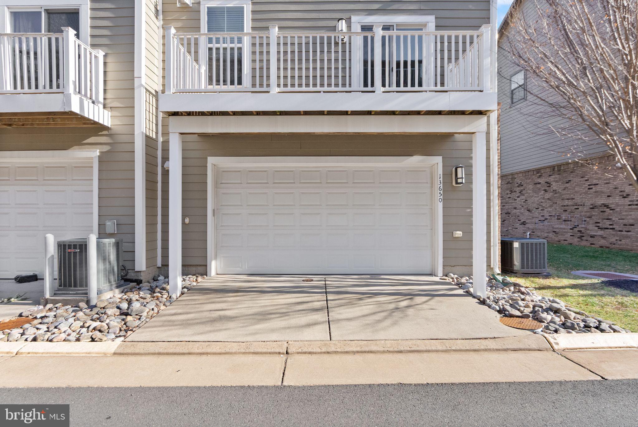 DISCOVERY SQUARE - Residential