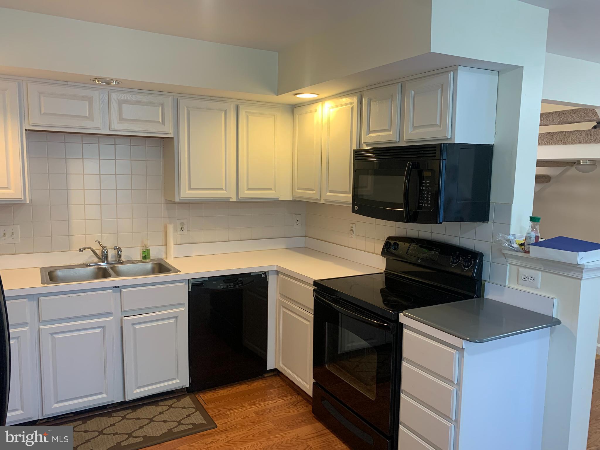 ASHBURN FARM - Residential Lease