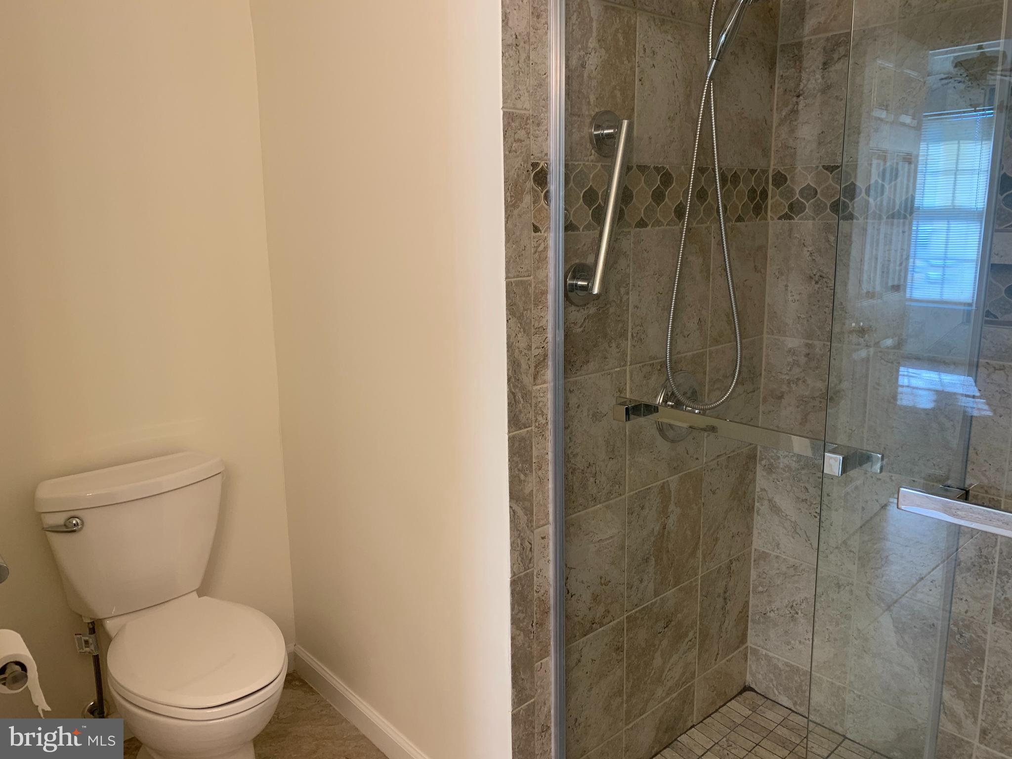 ASHBURN FARM - Residential Lease