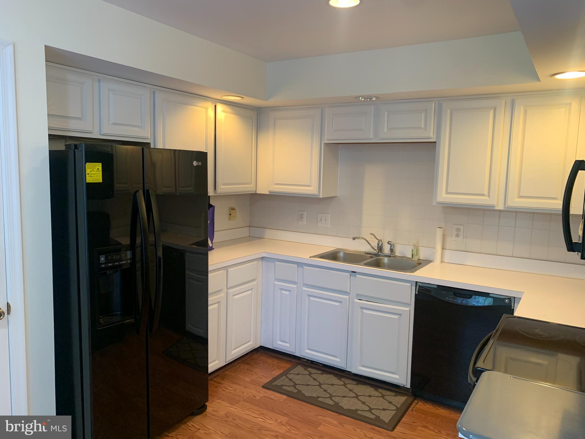 ASHBURN FARM - Residential Lease