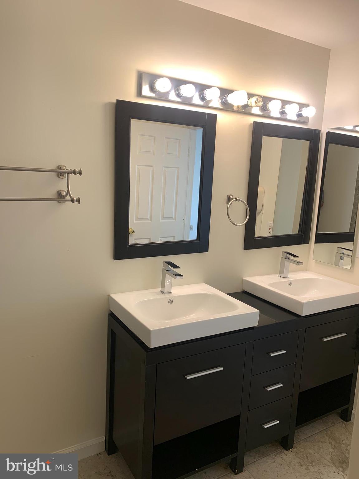 ASHBURN FARM - Residential Lease