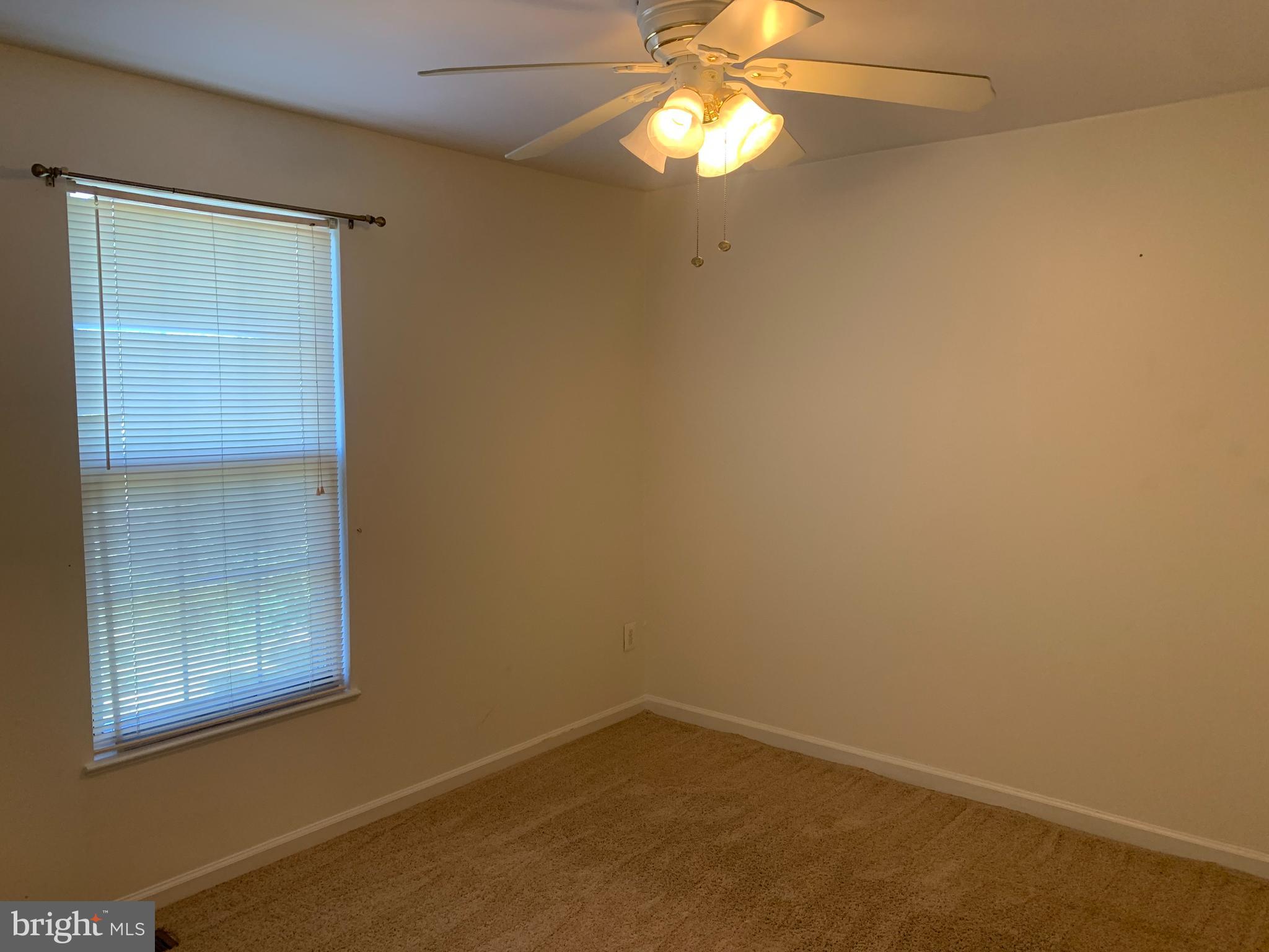 ASHBURN FARM - Residential Lease