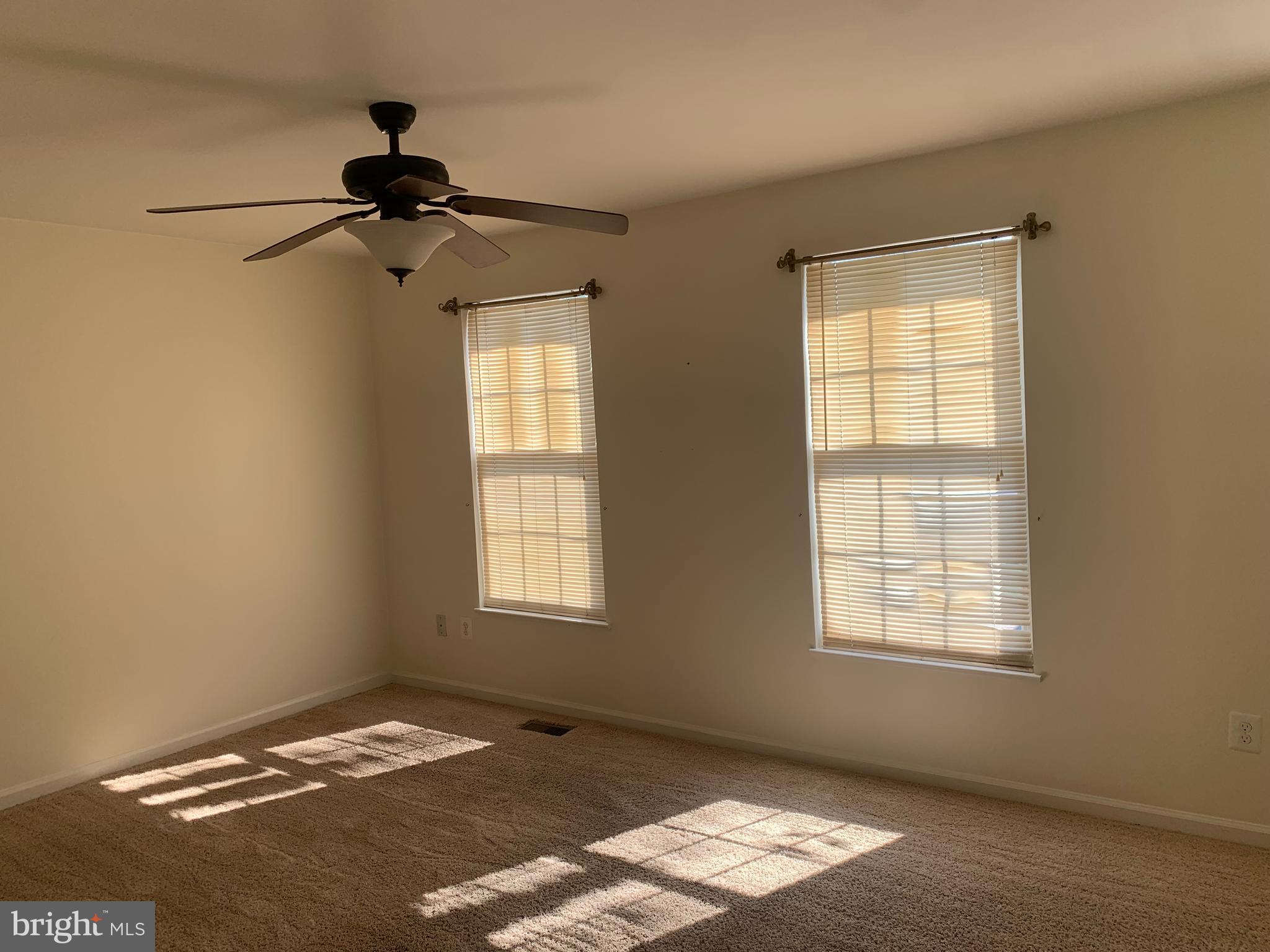 ASHBURN FARM - Residential Lease