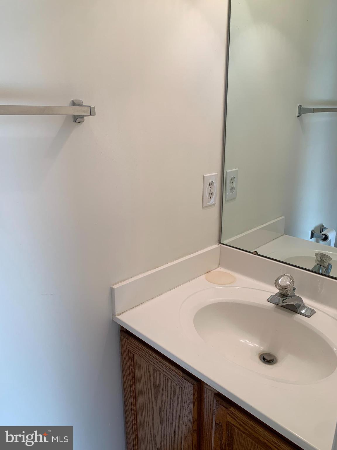 ASHBURN FARM - Residential Lease