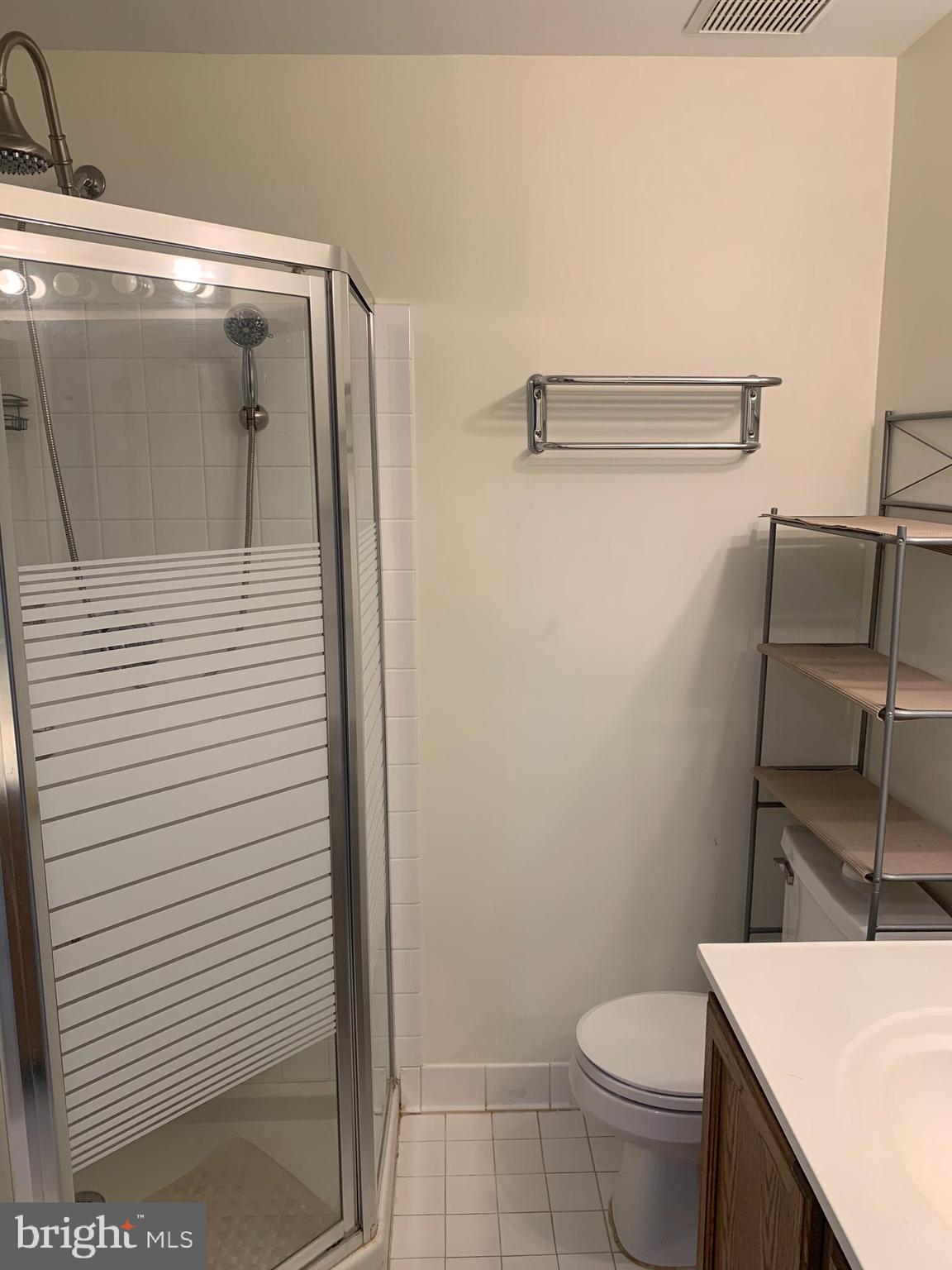 ASHBURN FARM - Residential Lease