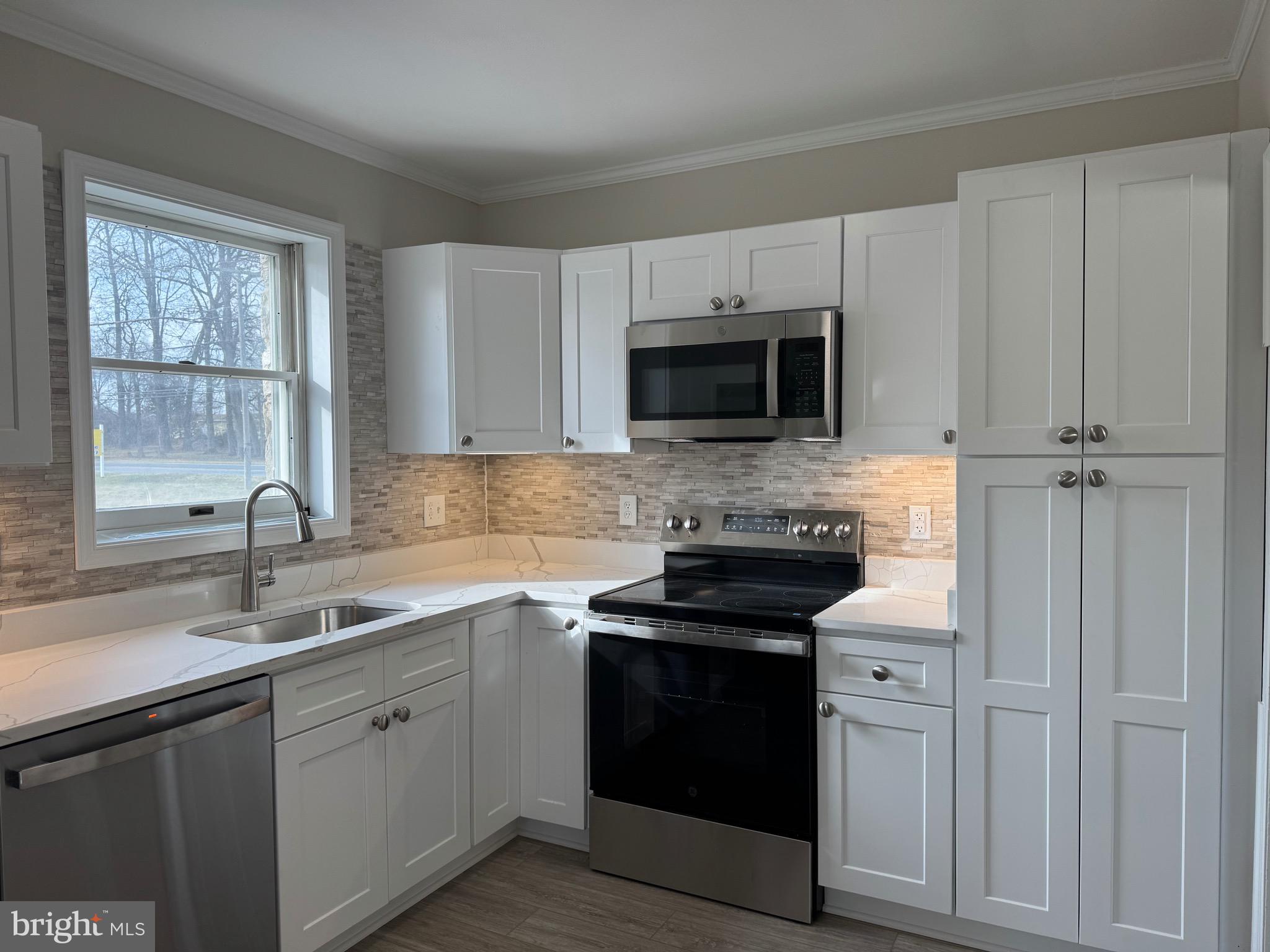 BOWLEYS QUARTERS - Residential Lease