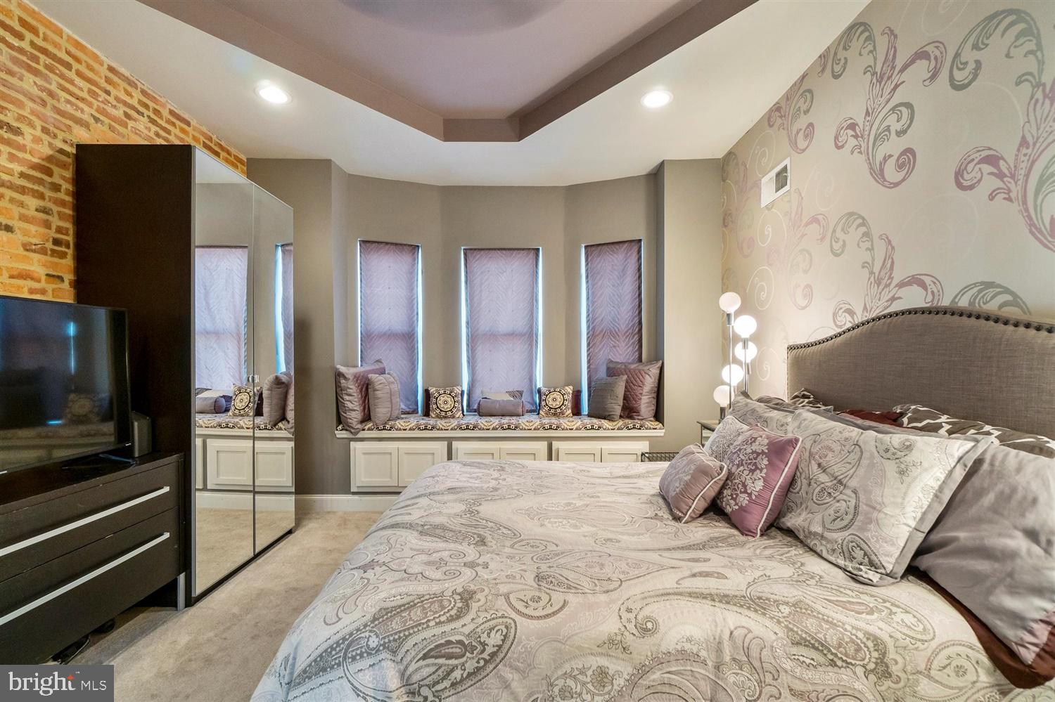 GREEKTOWN - Residential